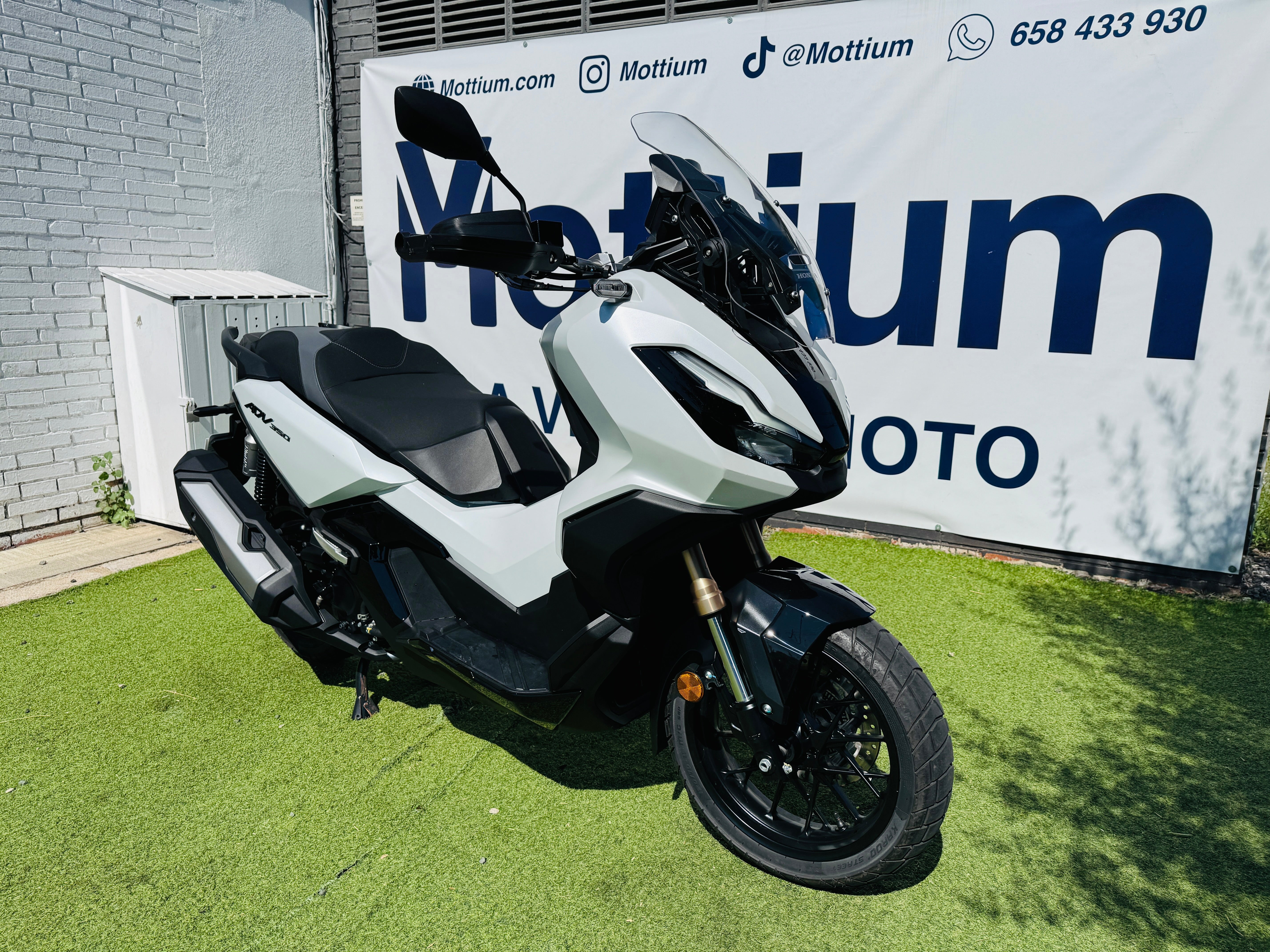 HONDA ADV 350