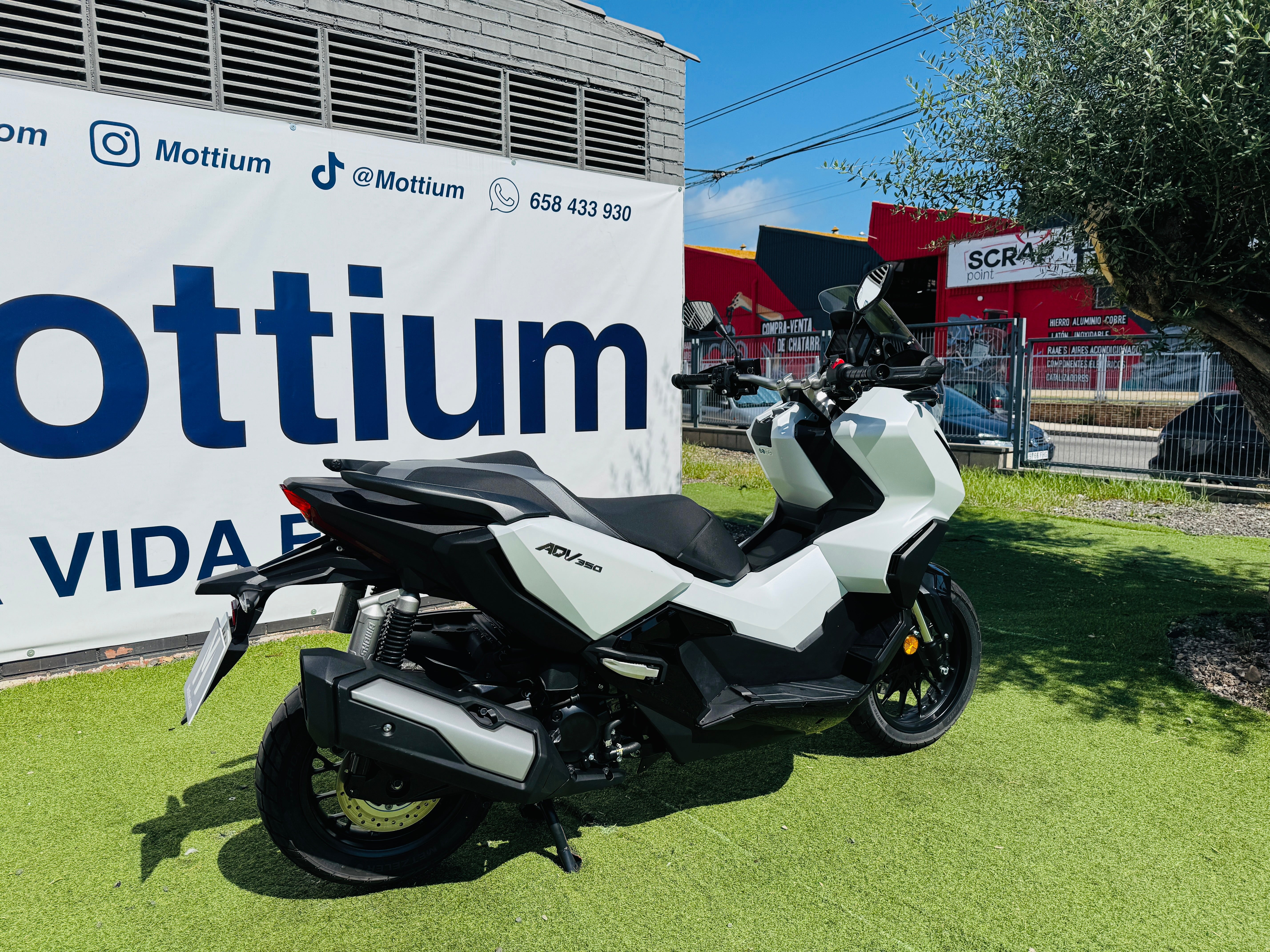 HONDA ADV 350