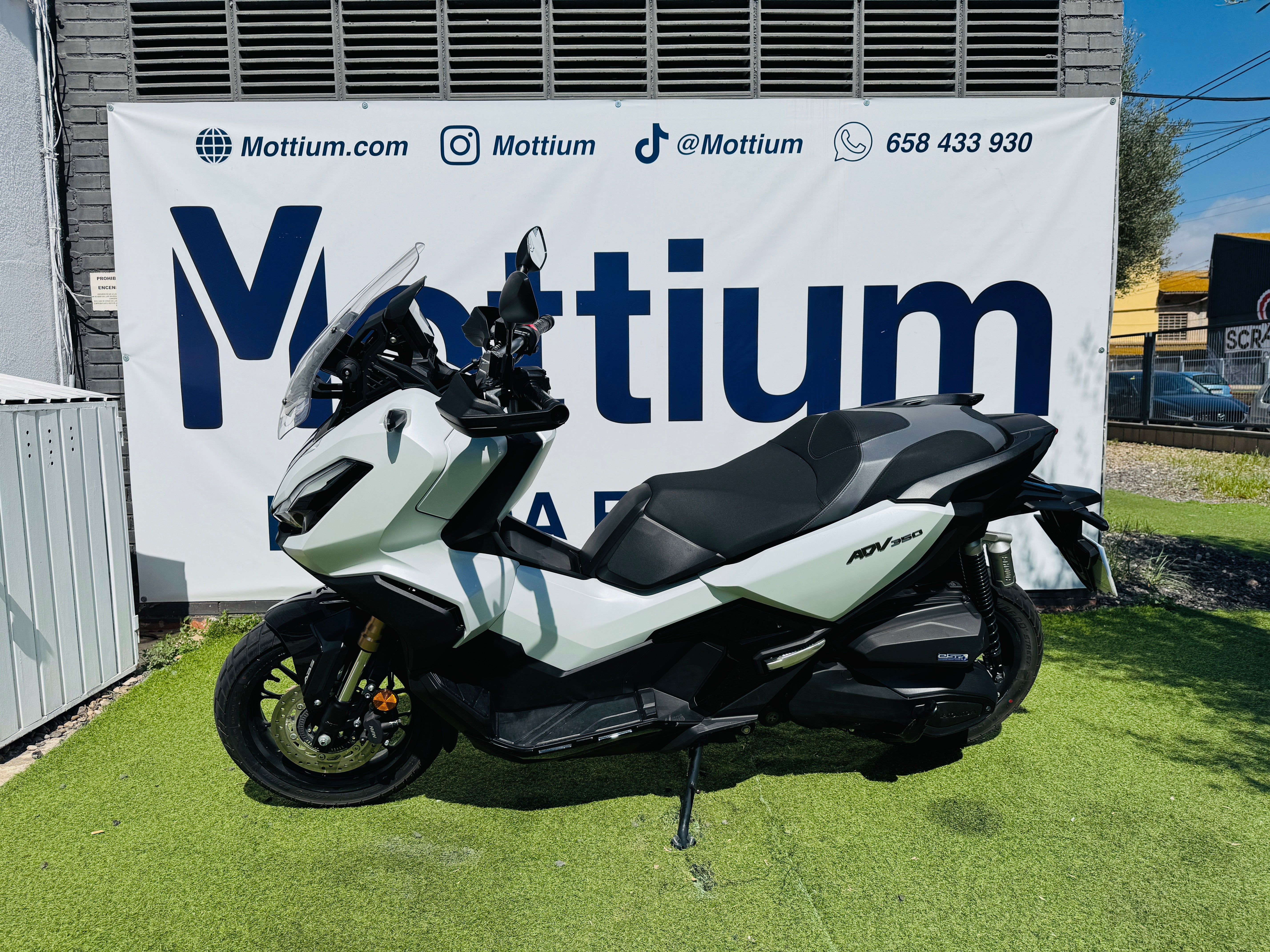 HONDA ADV 350
