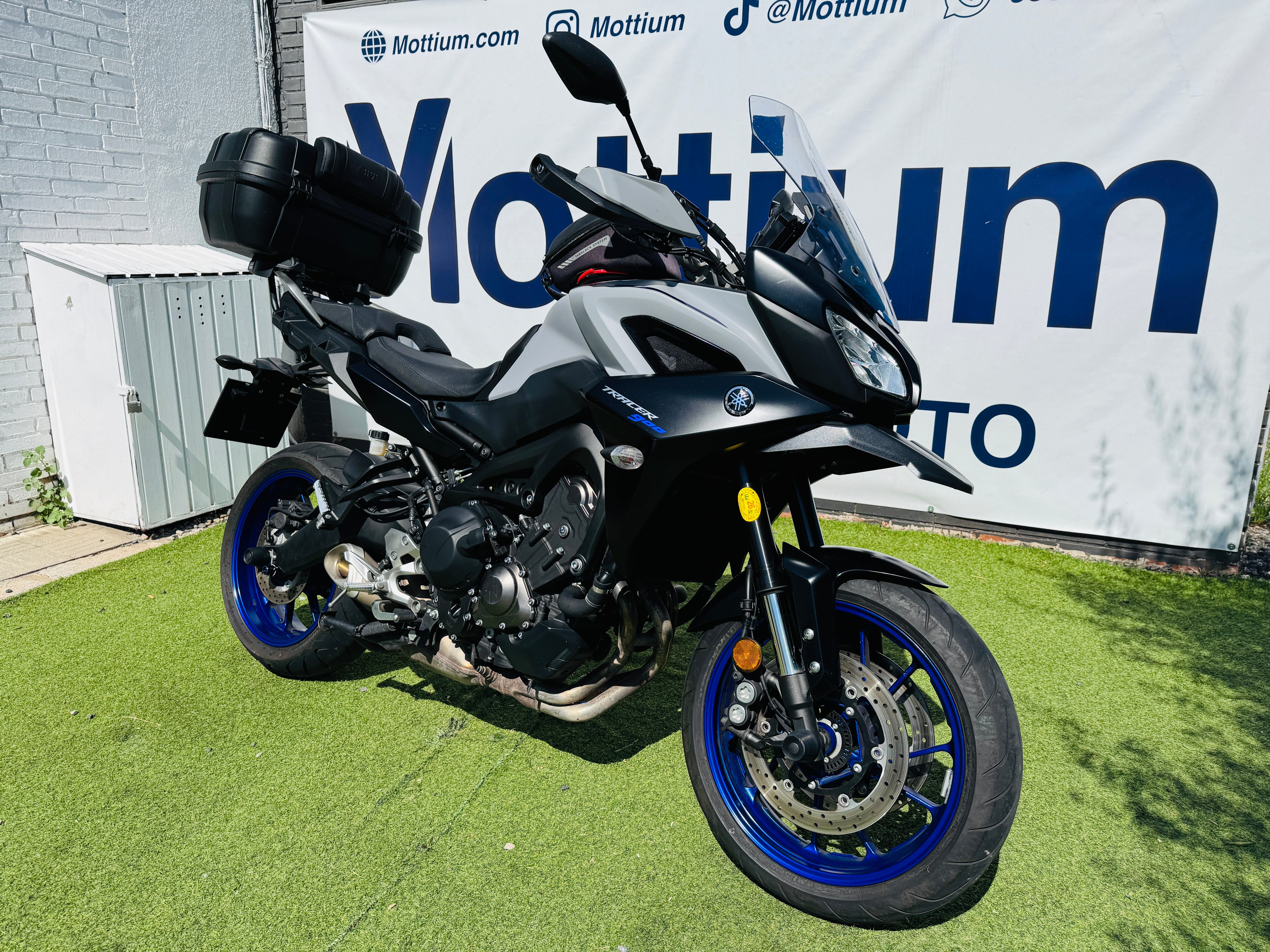 YAMAHA TRACER 900