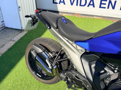 BMW R1300R