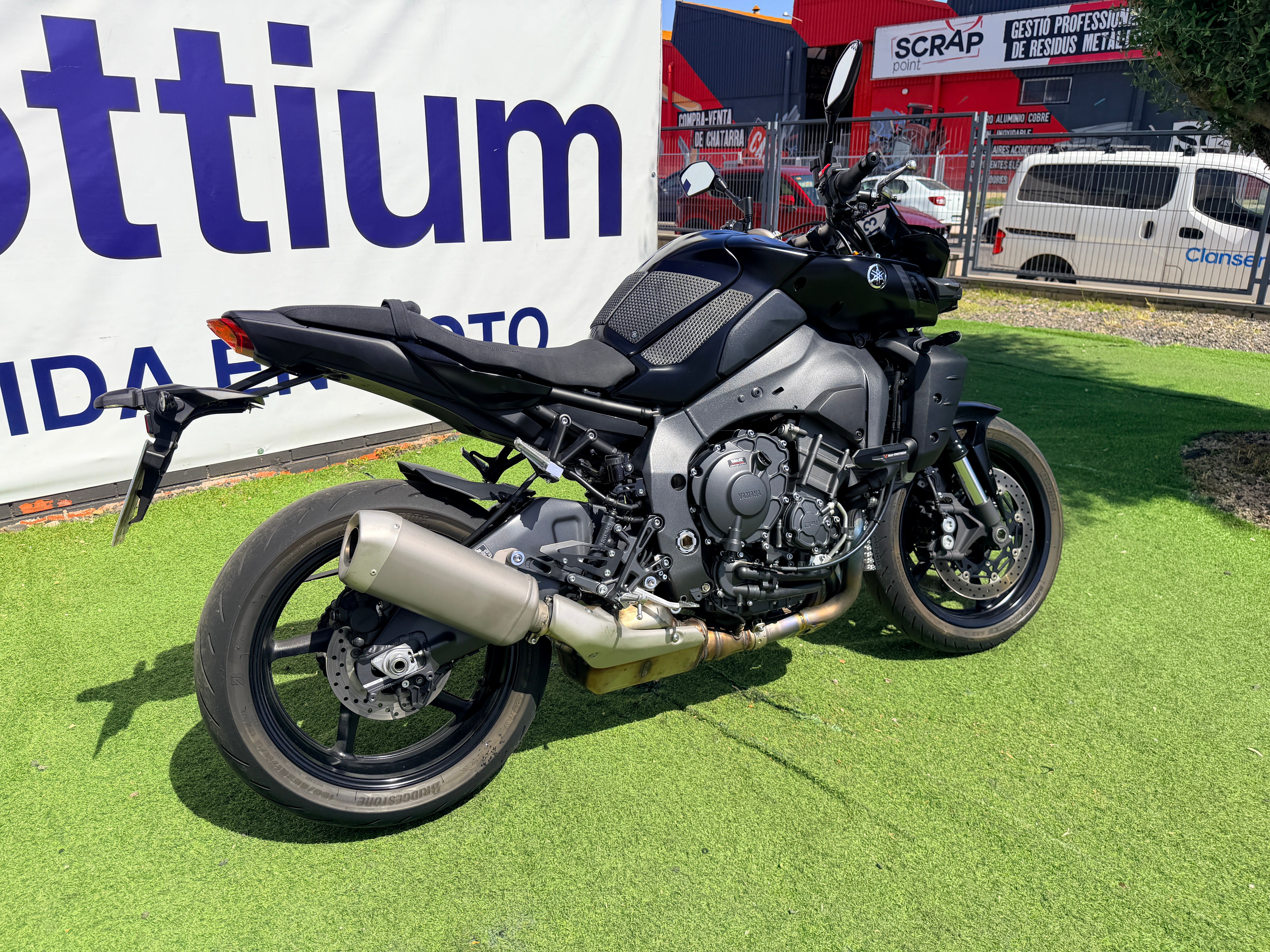YAMAHA MT10
