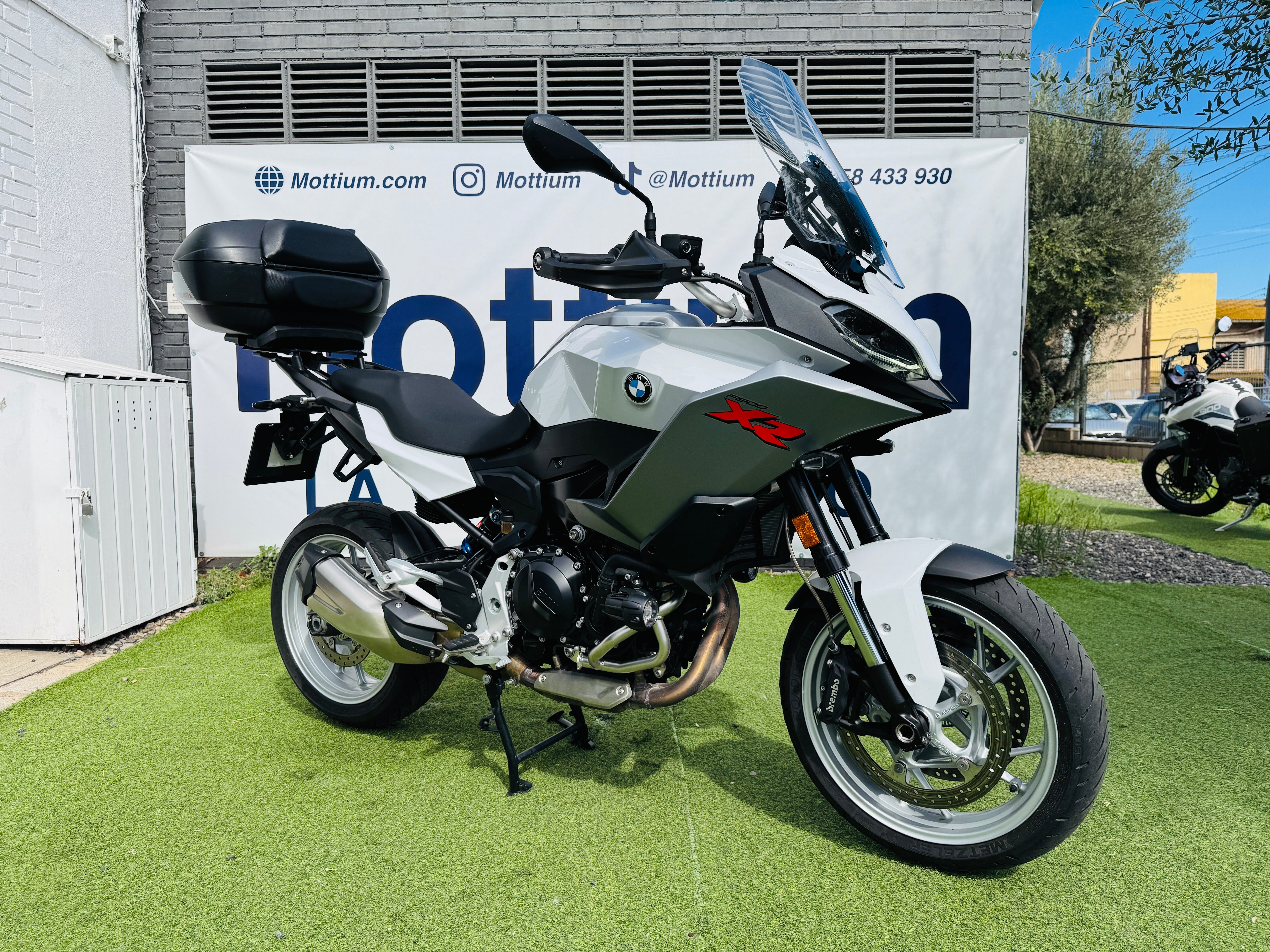 BMW F900XR