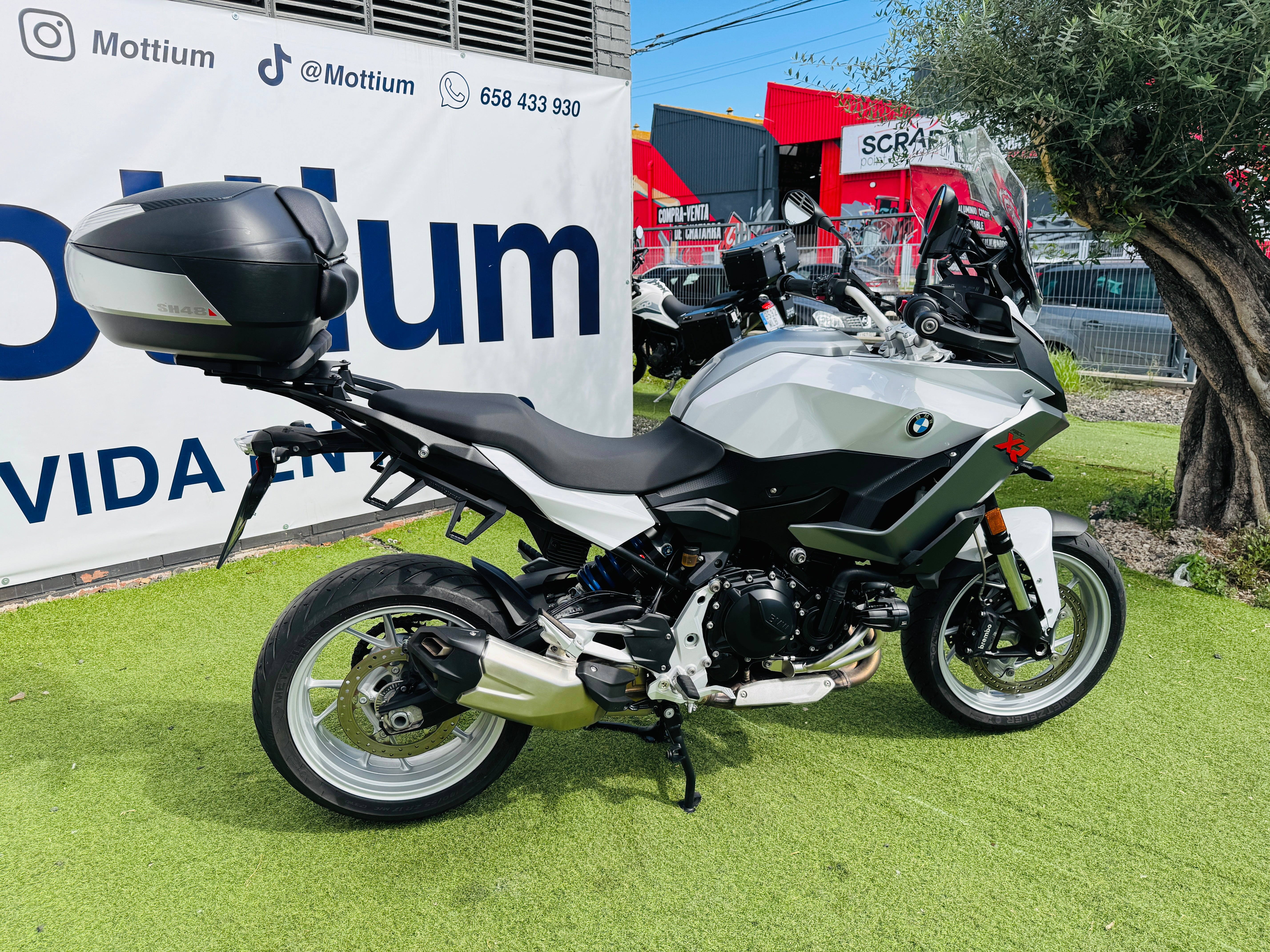 BMW F900XR