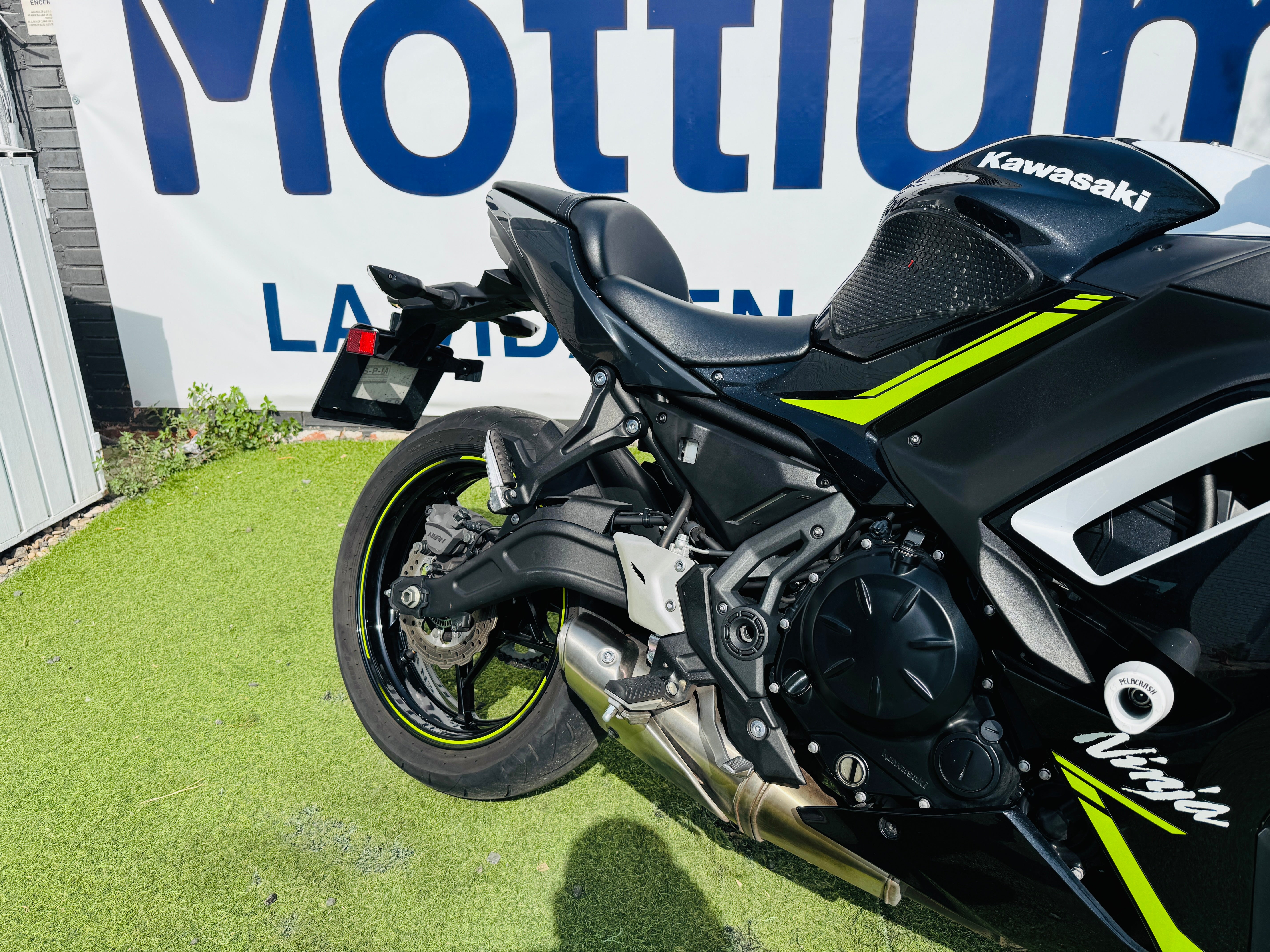 KAWASAKI NINJA 650