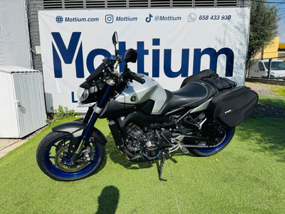 YAMAHA MT-09