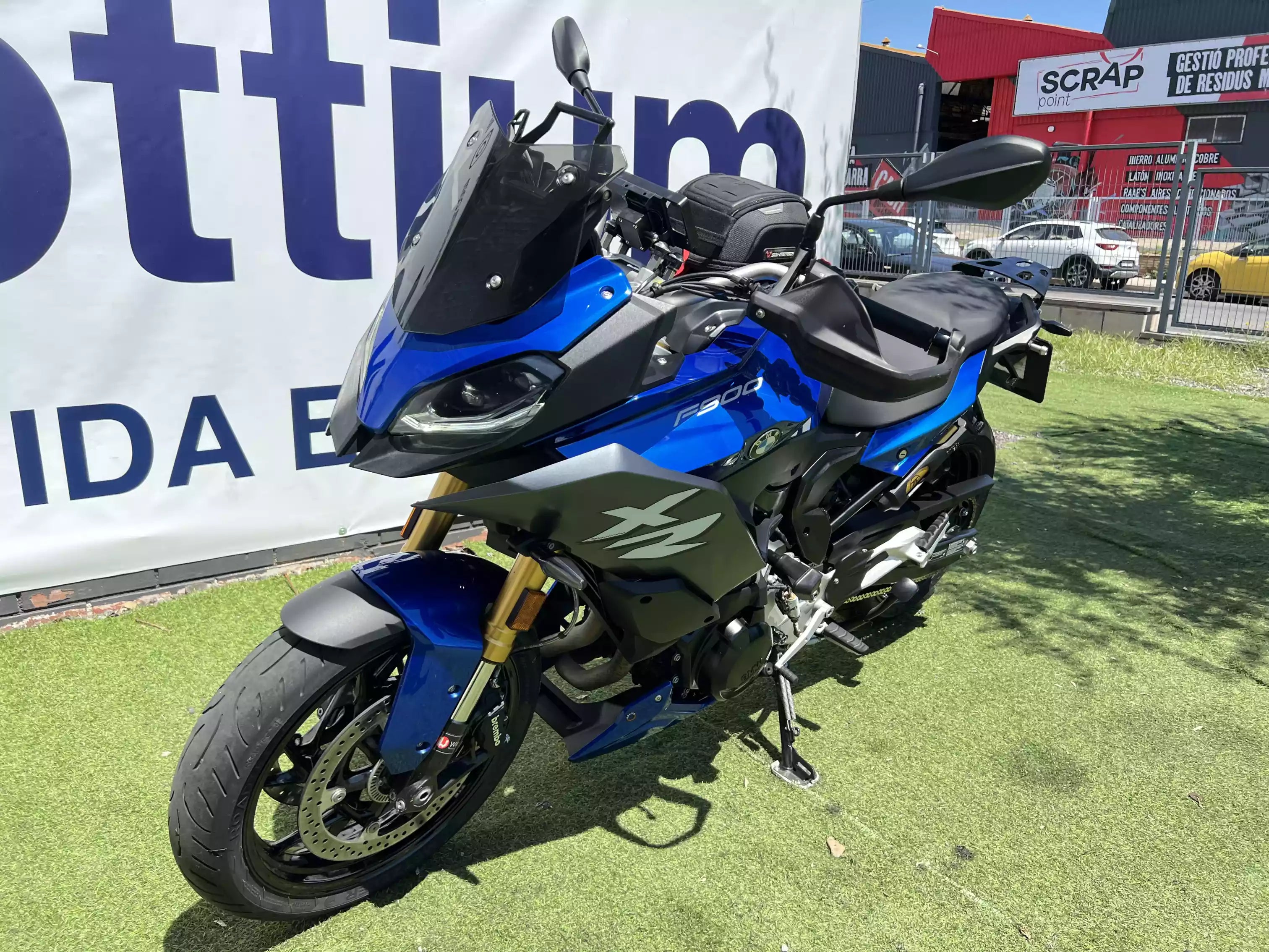 BMW F 900 XR