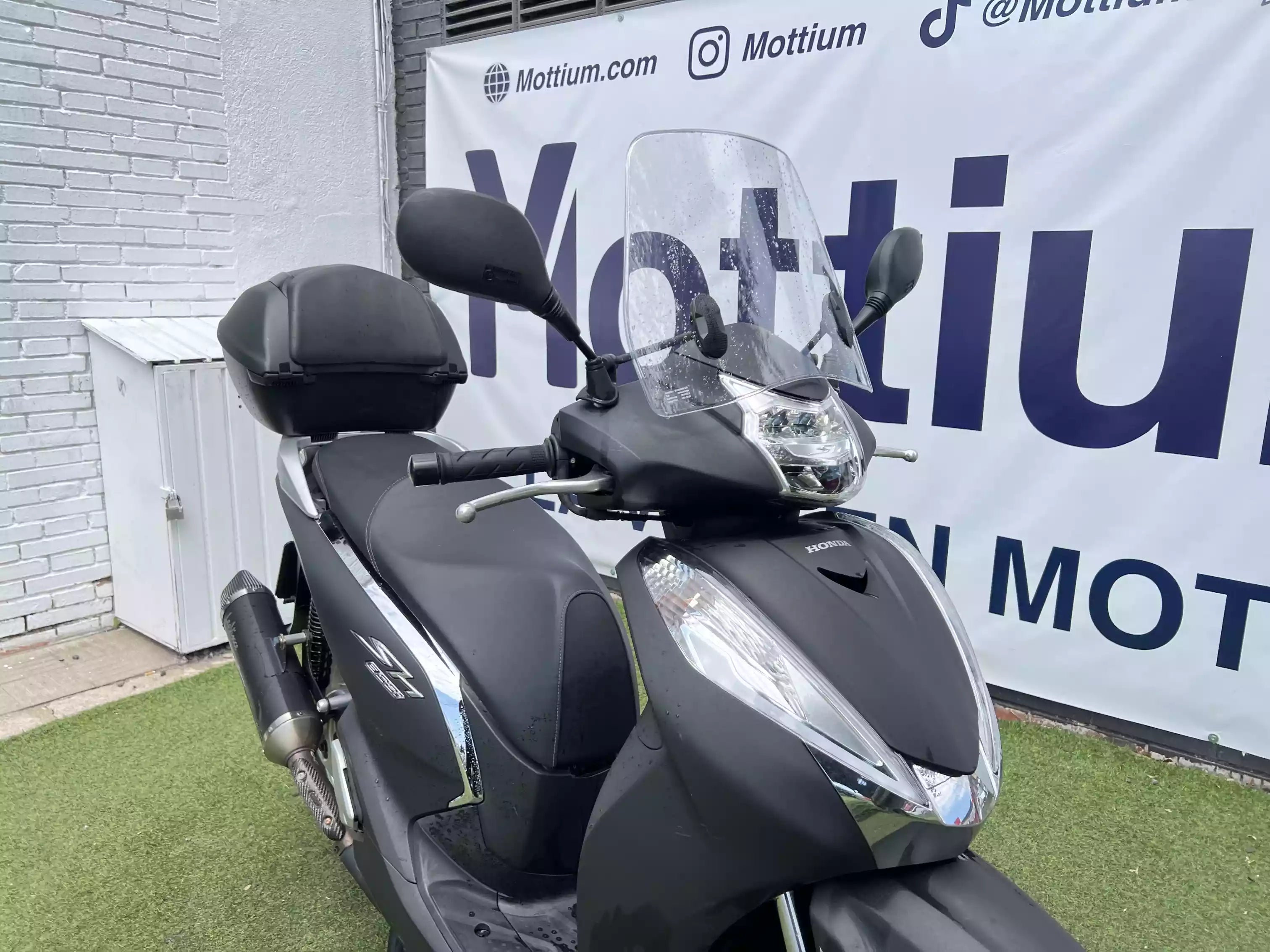 HONDA SCOOPY SH300i