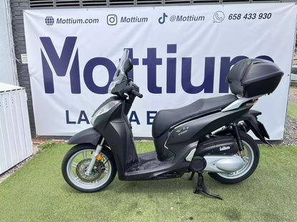 HONDA SCOOPY SH300i