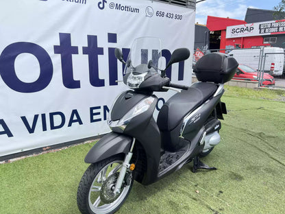 HONDA SCOOPY SH300i