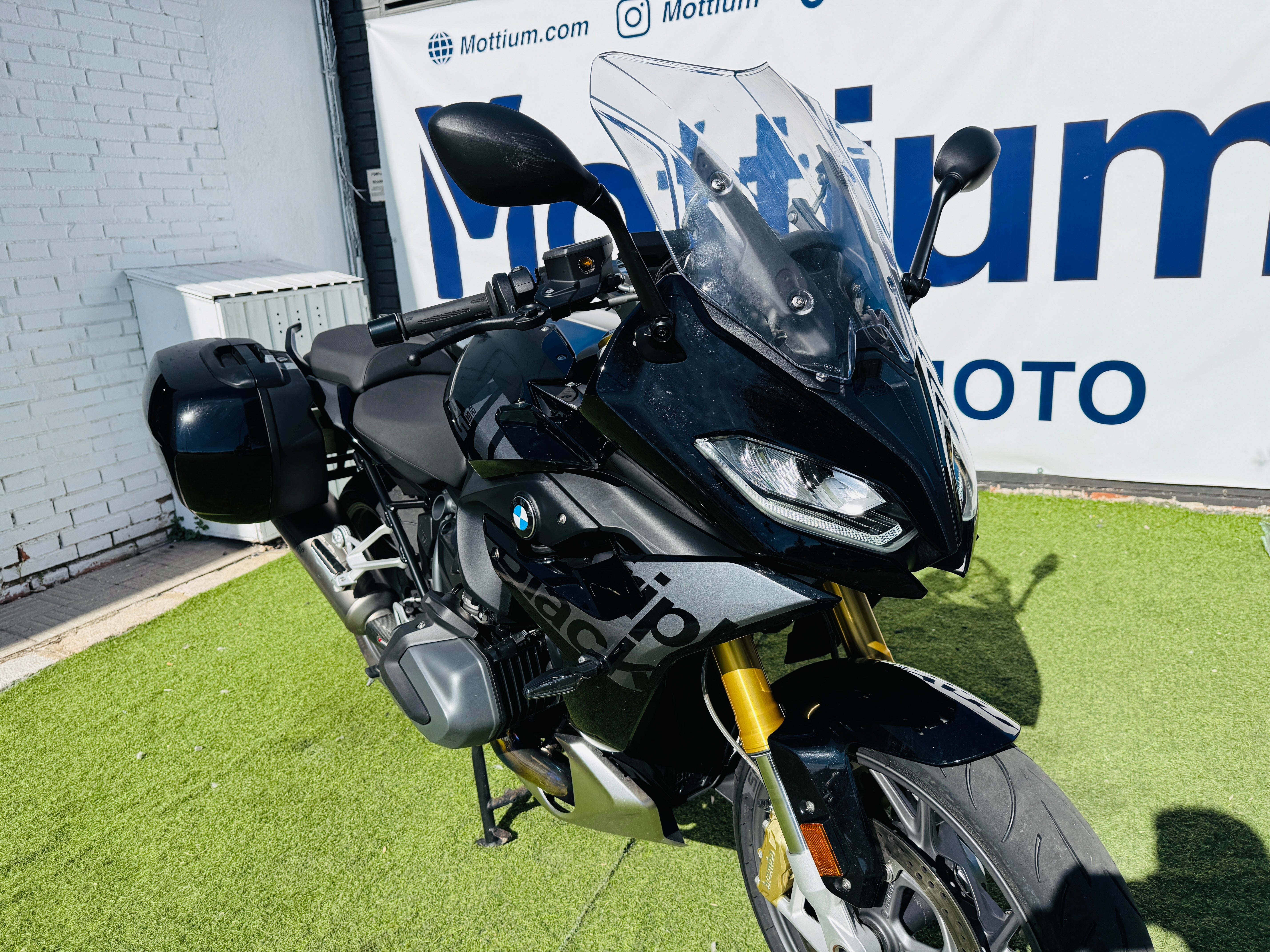 BMW R1250RS TRIPLE BLACK