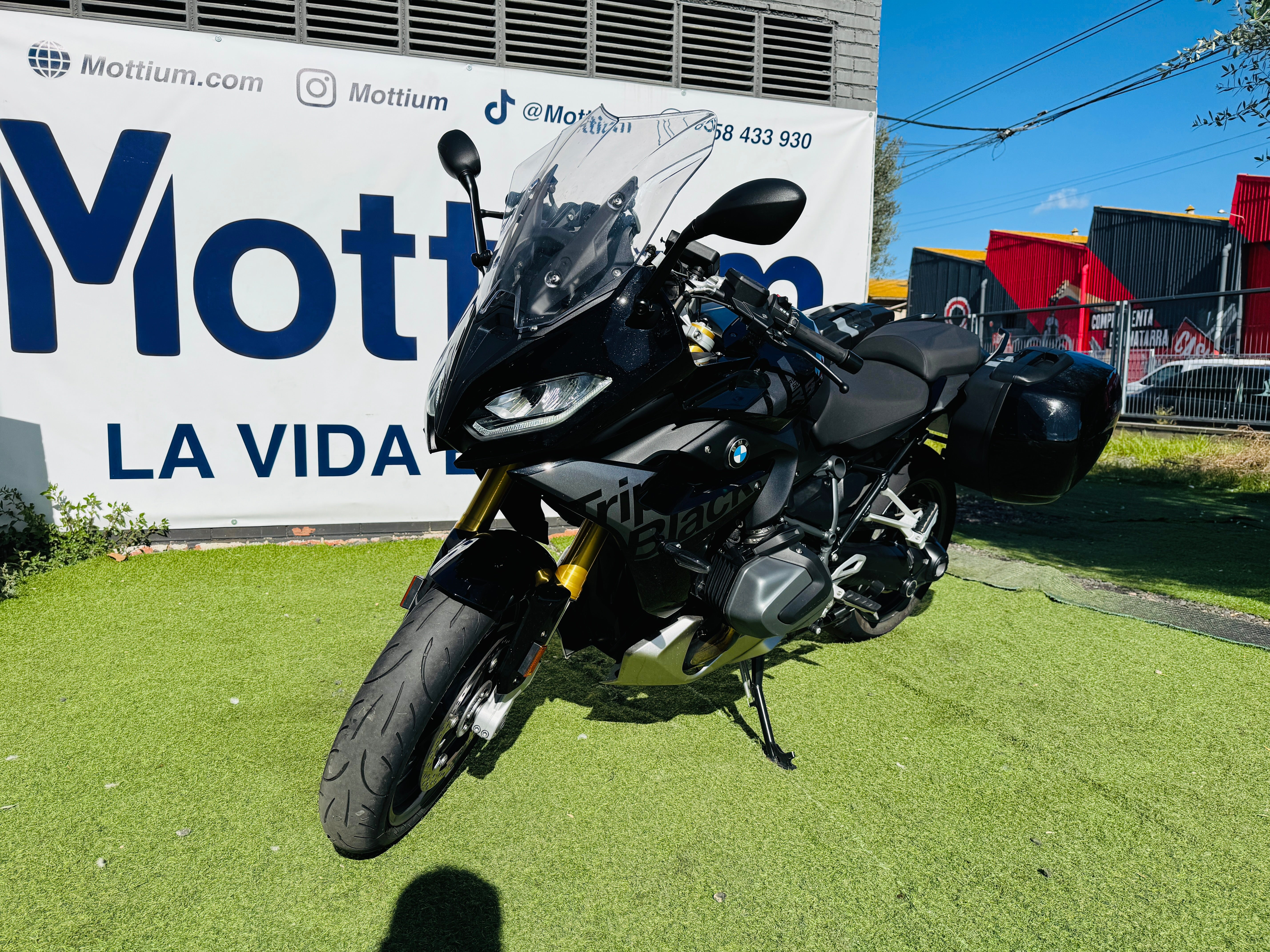 BMW R1250RS TRIPLE BLACK