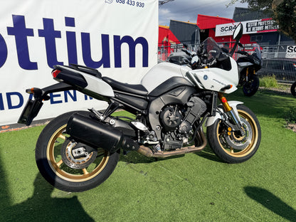 YAMAHA FAZER 8