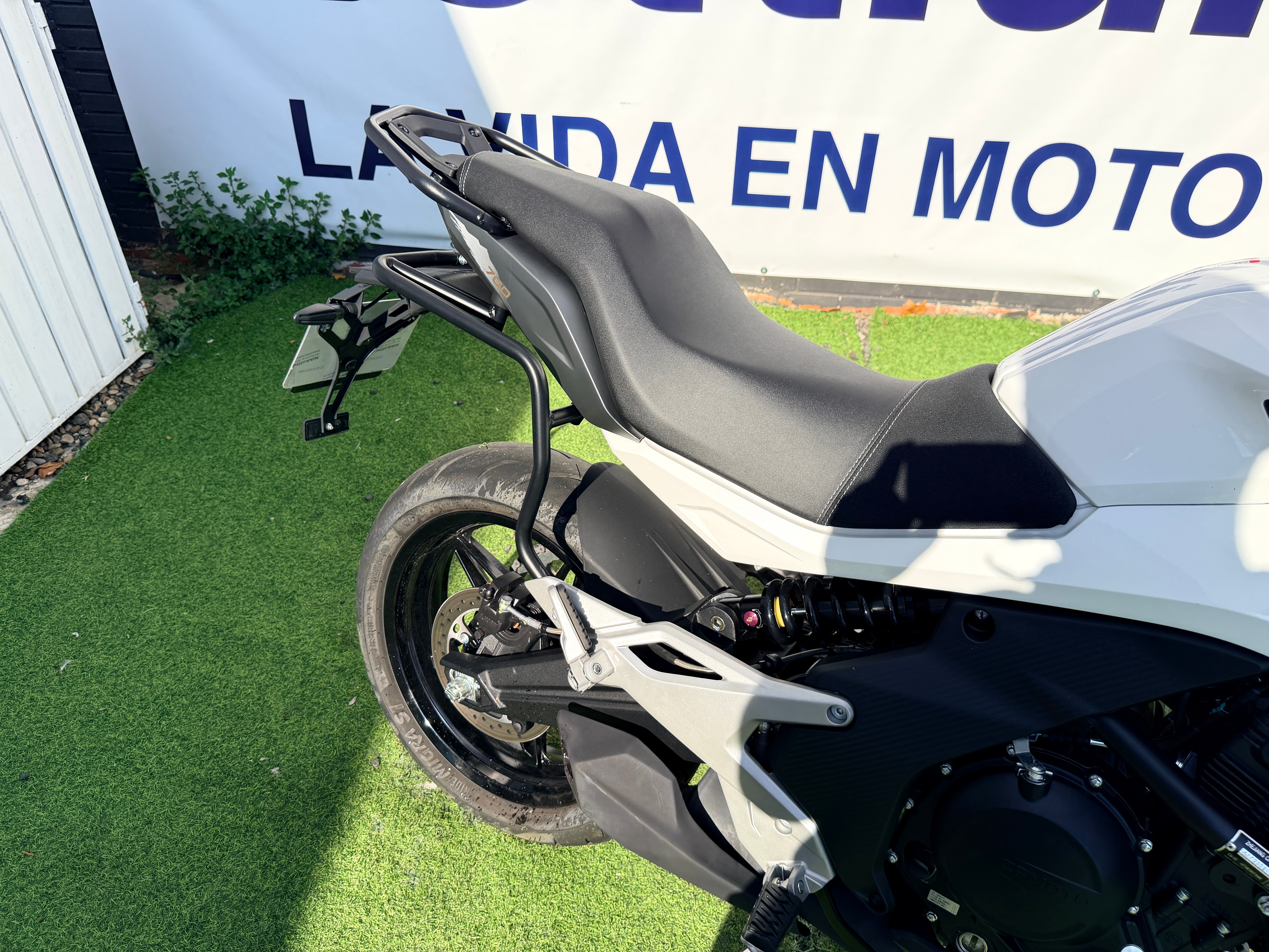 CFMOTO 700MT