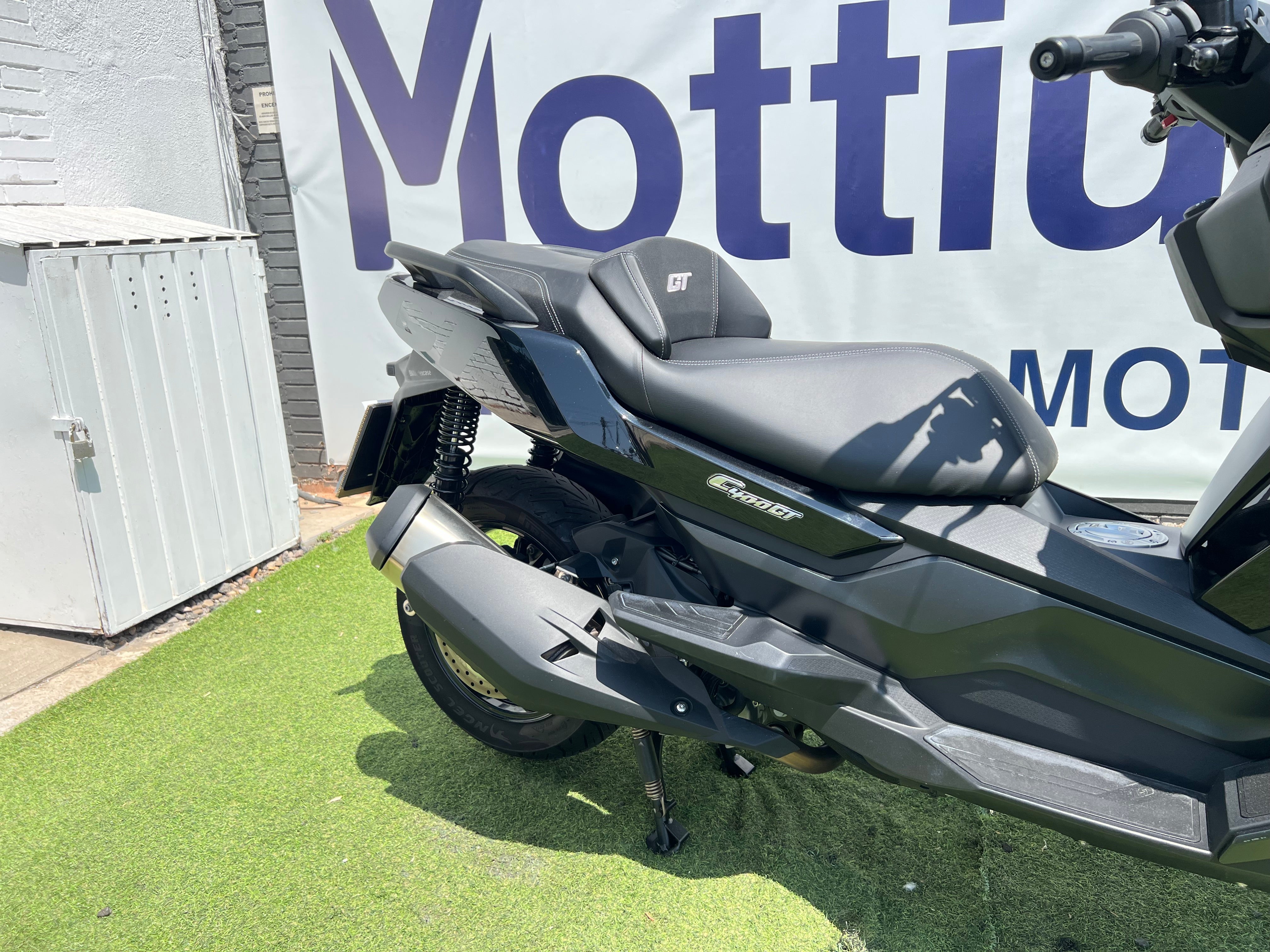 BMW C400GT TRIPE BLACK