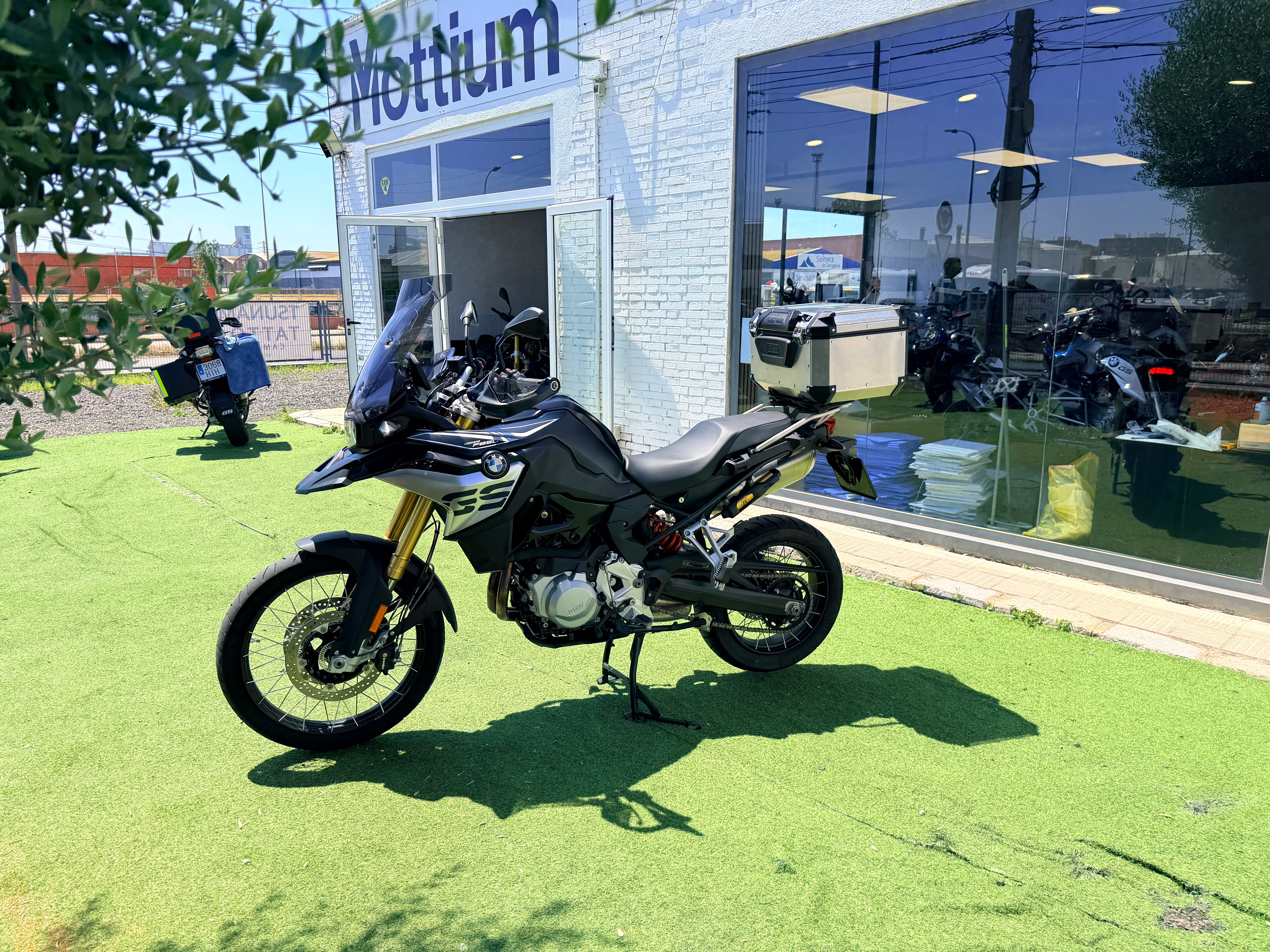 BMW F850GS