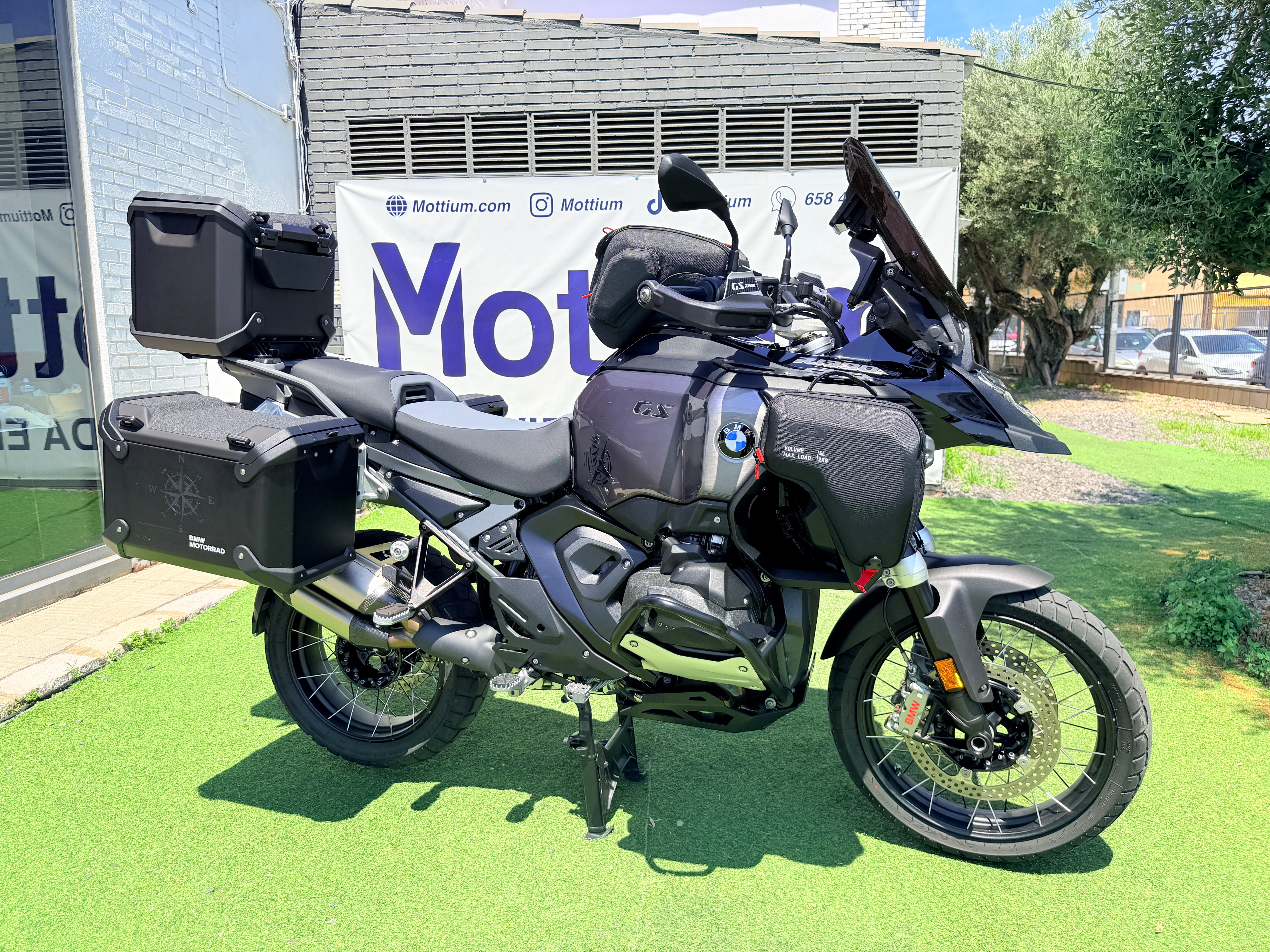 BMW R1300GS TRIPLEBLACK