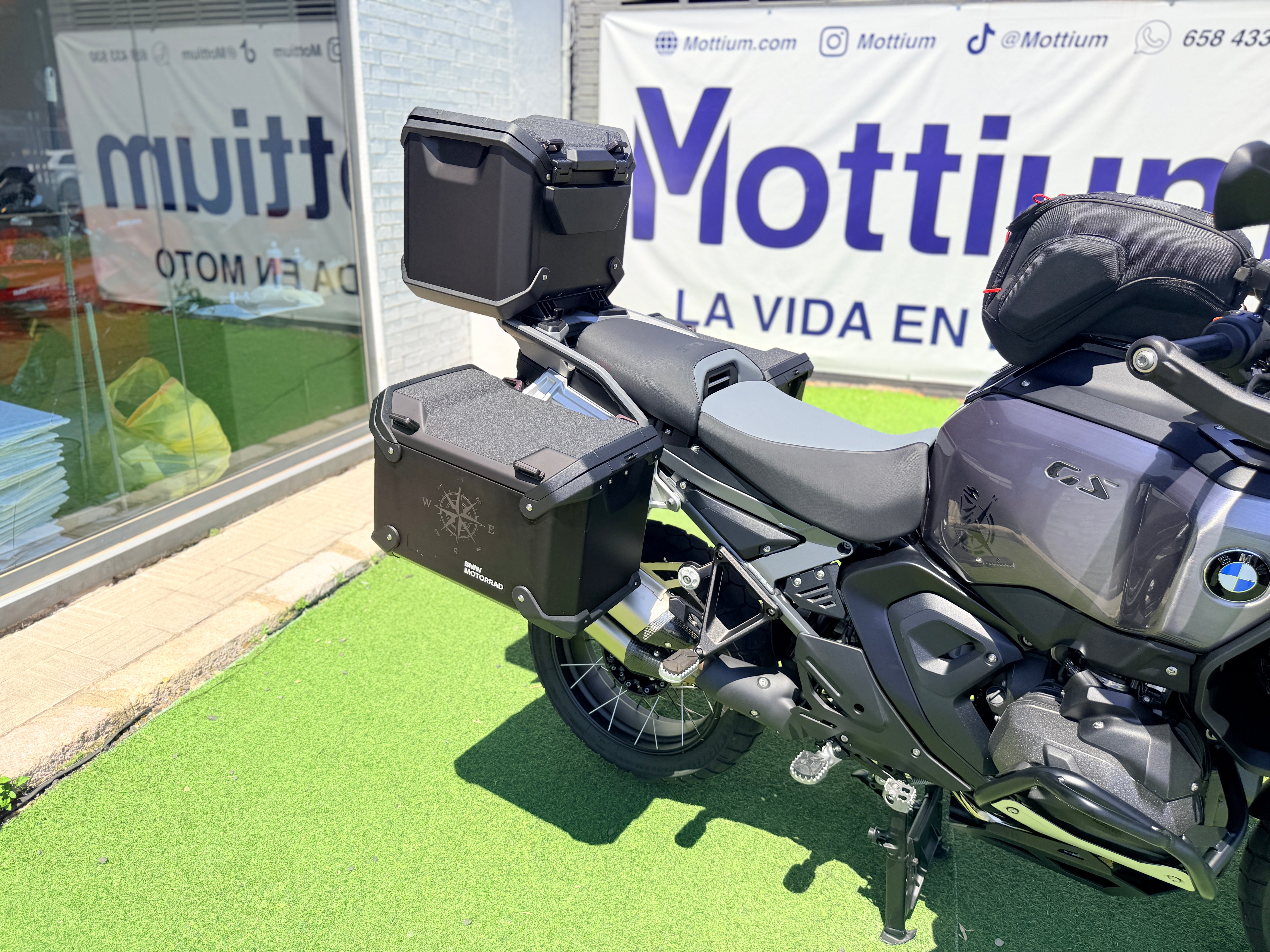 BMW R1300GS TRIPLEBLACK