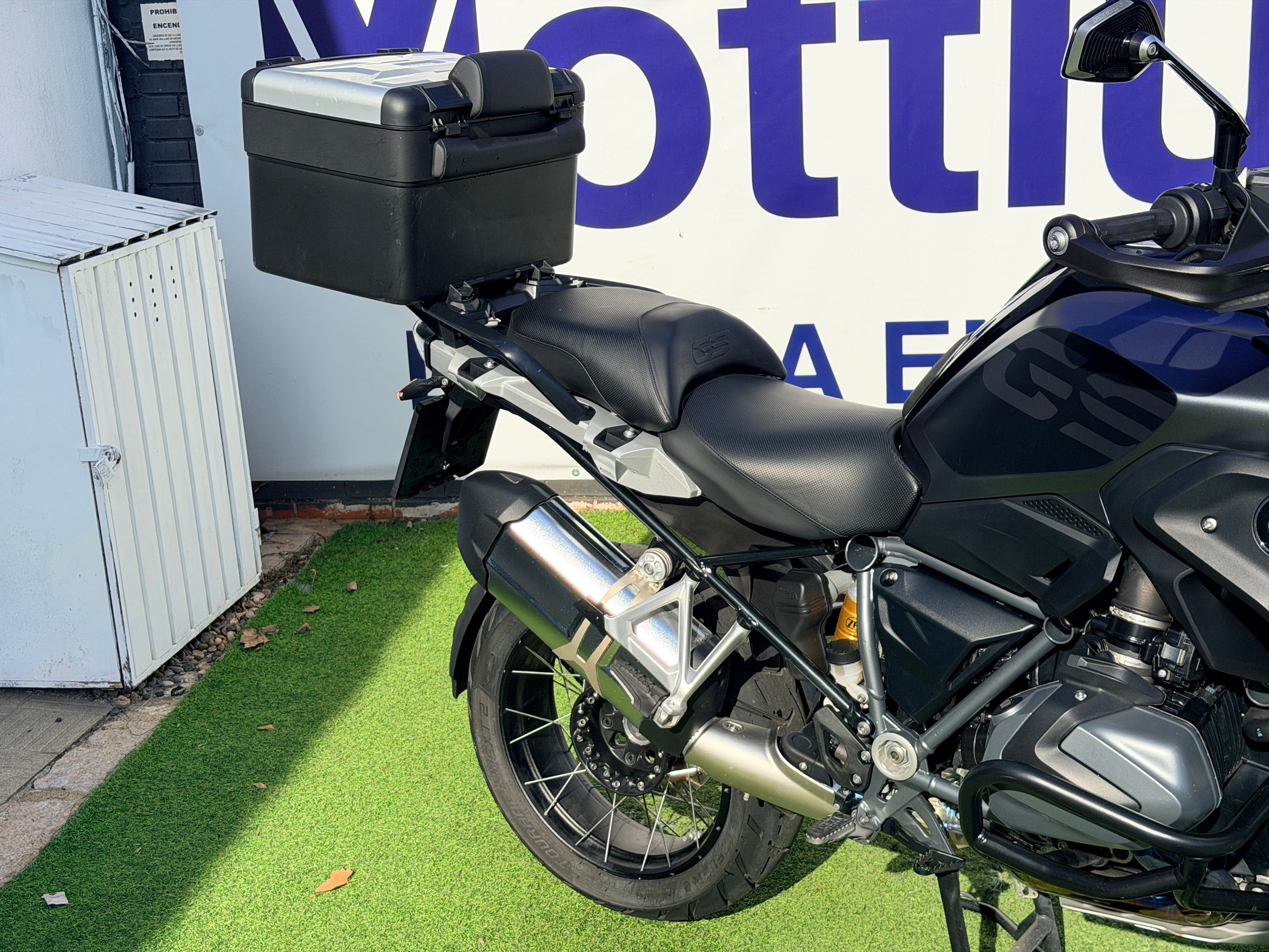BMW R1250GS TRIPLE BLACK 1