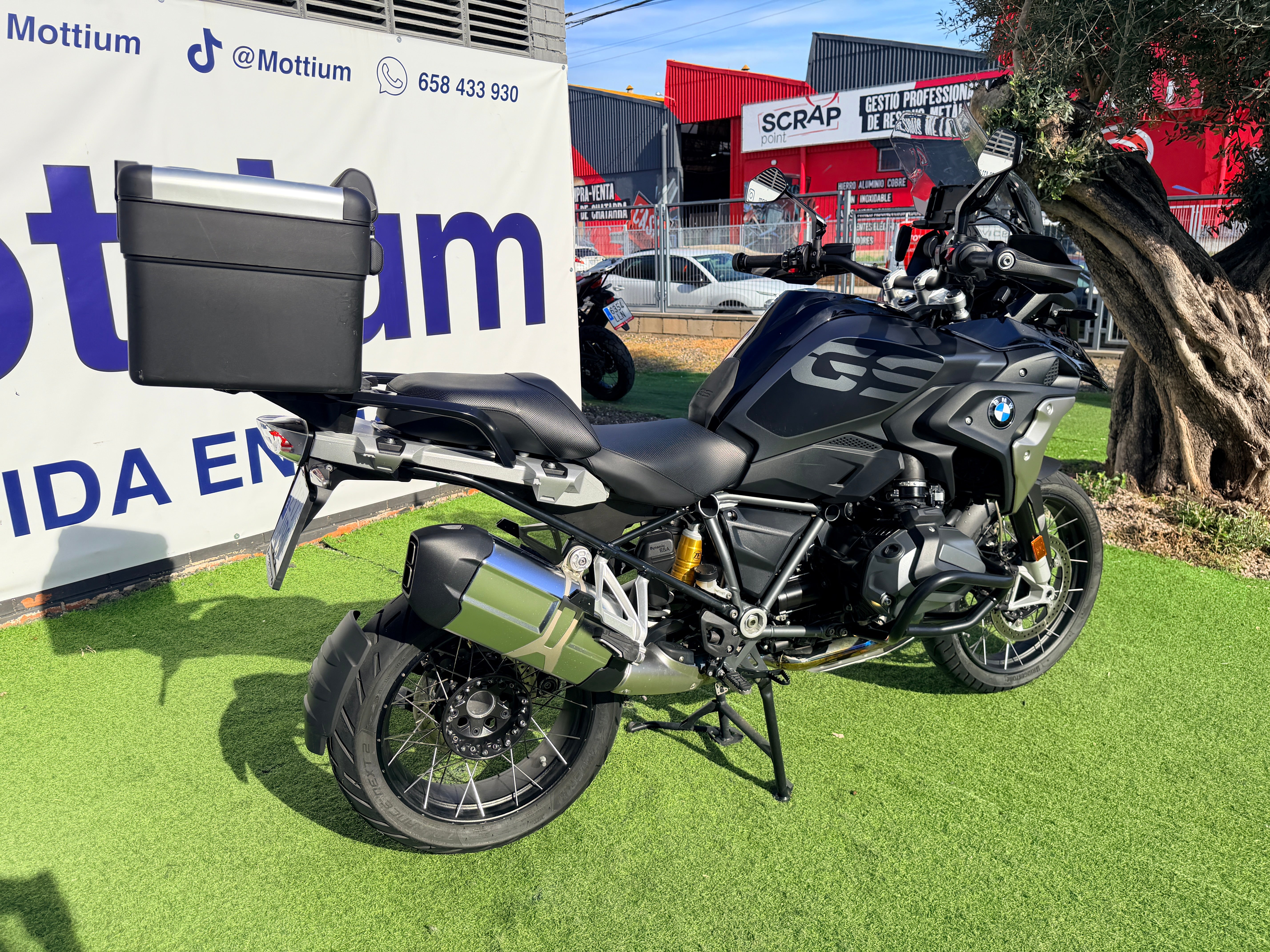 BMW R1250GS TRIPLE BLACK 1