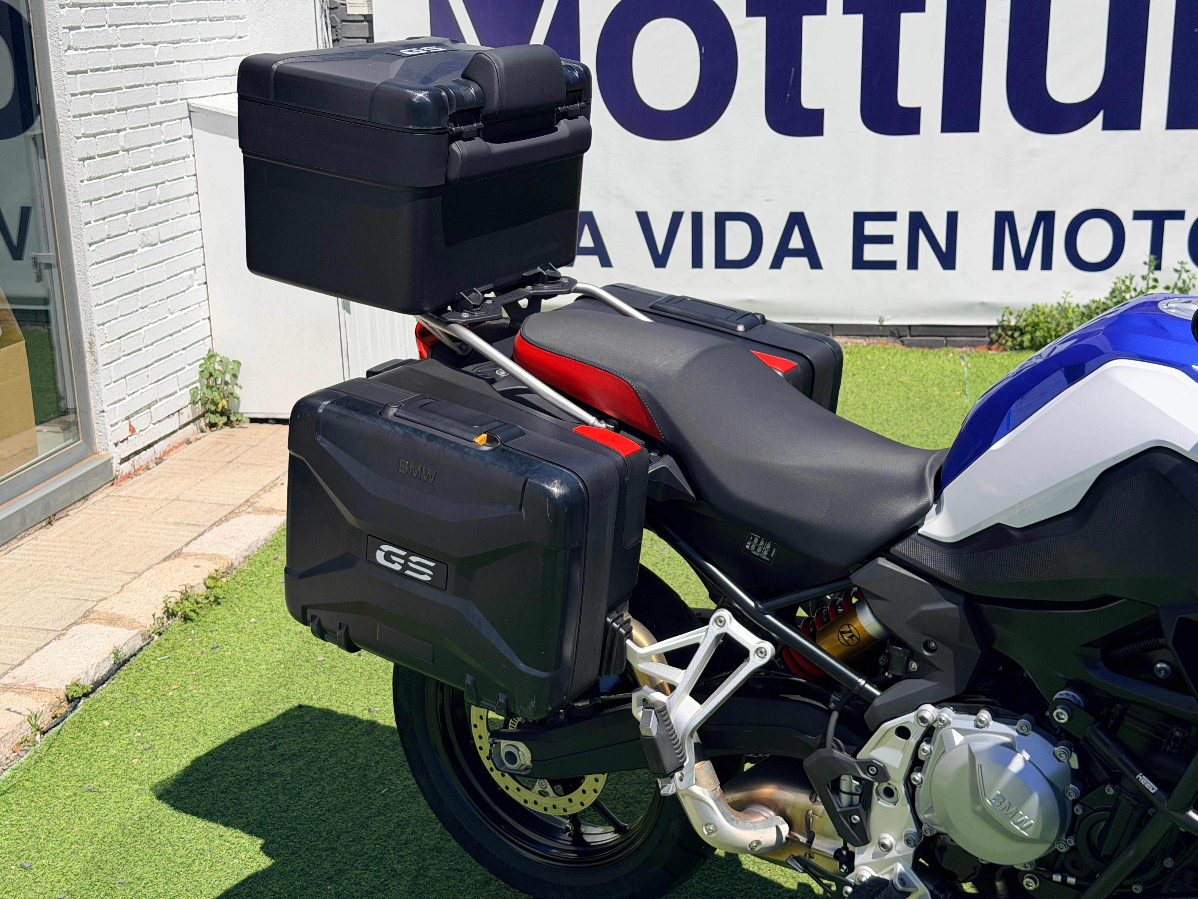 BMW F750GS