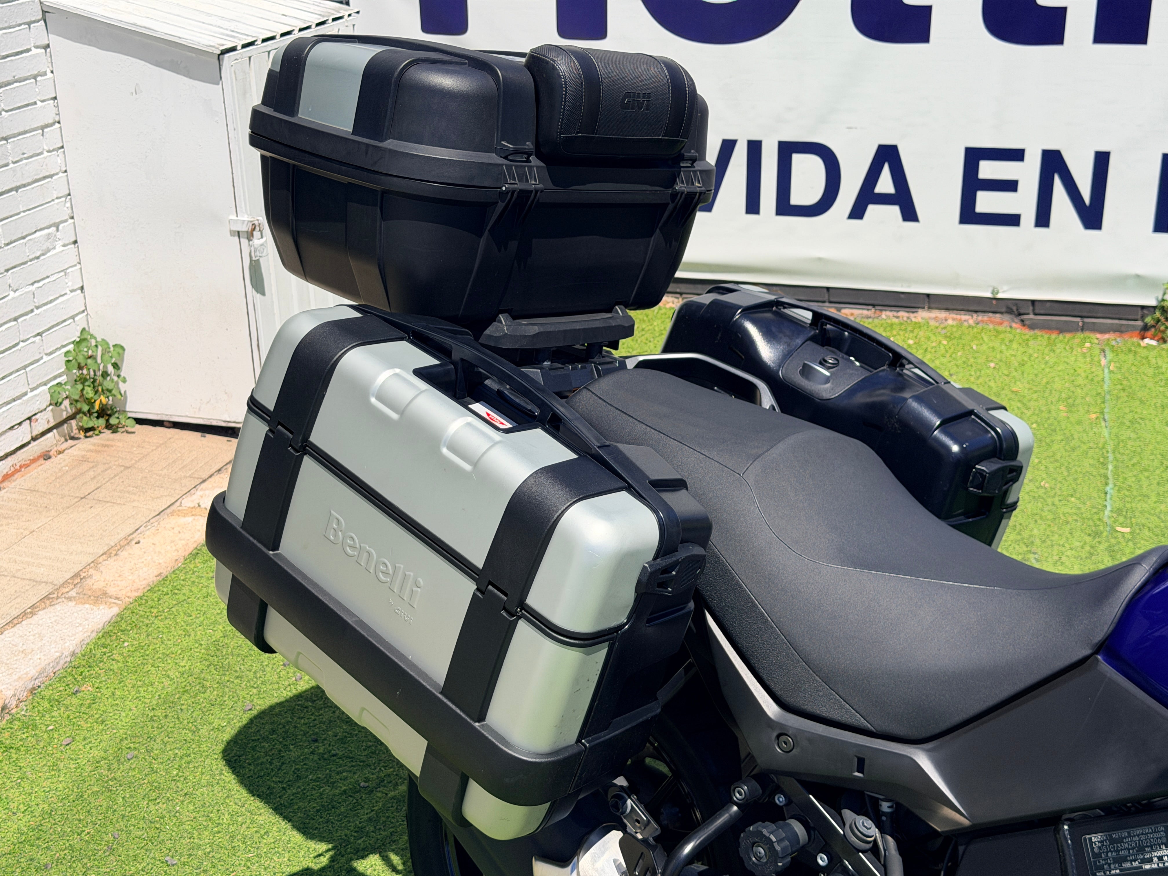 SUZUKI V-STROM 650