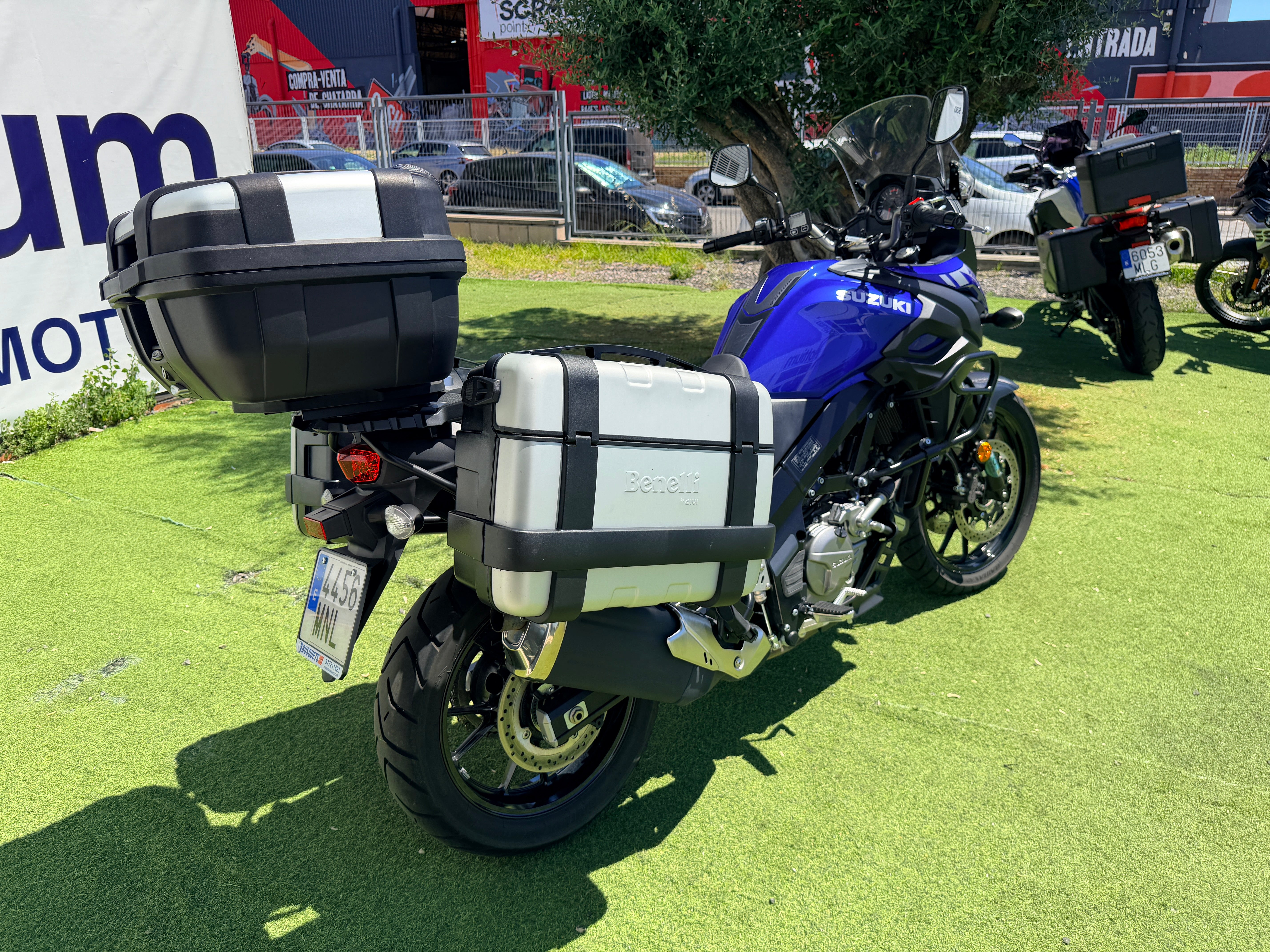 SUZUKI V-STROM 650