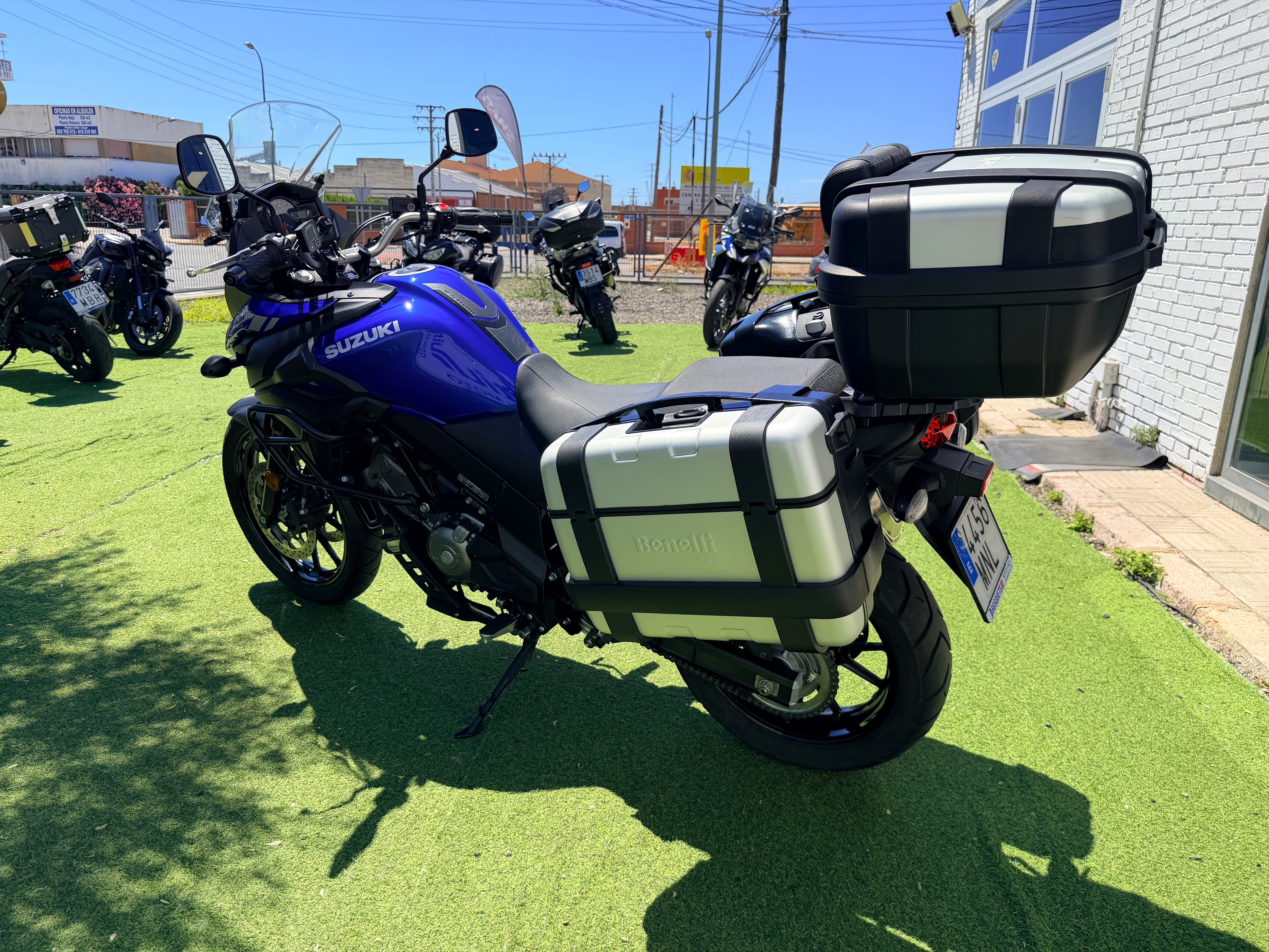 SUZUKI V-STROM 650