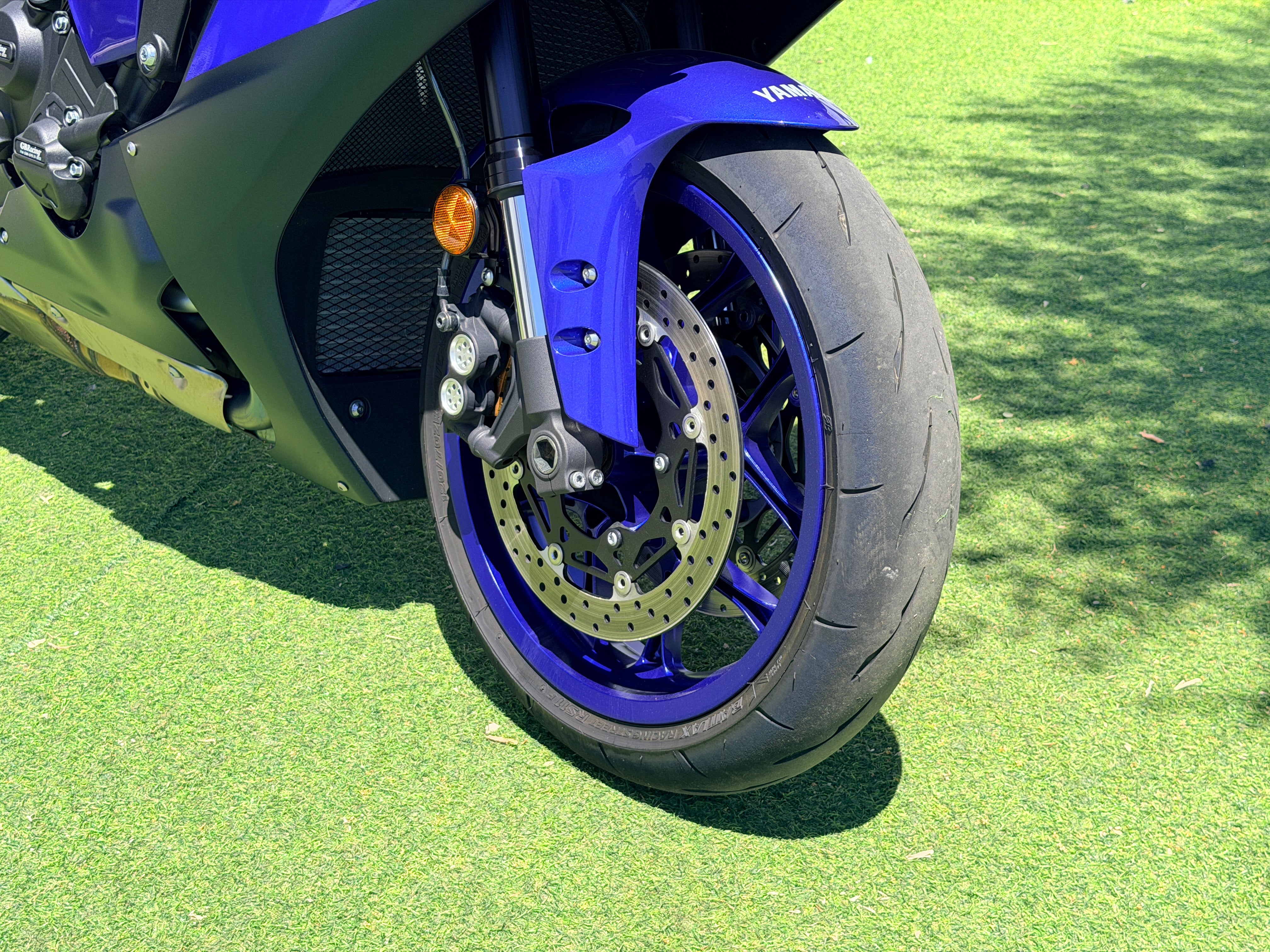 YAMAHA YZF R1