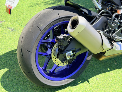 YAMAHA YZF R1