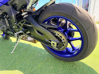 YAMAHA YZF R1