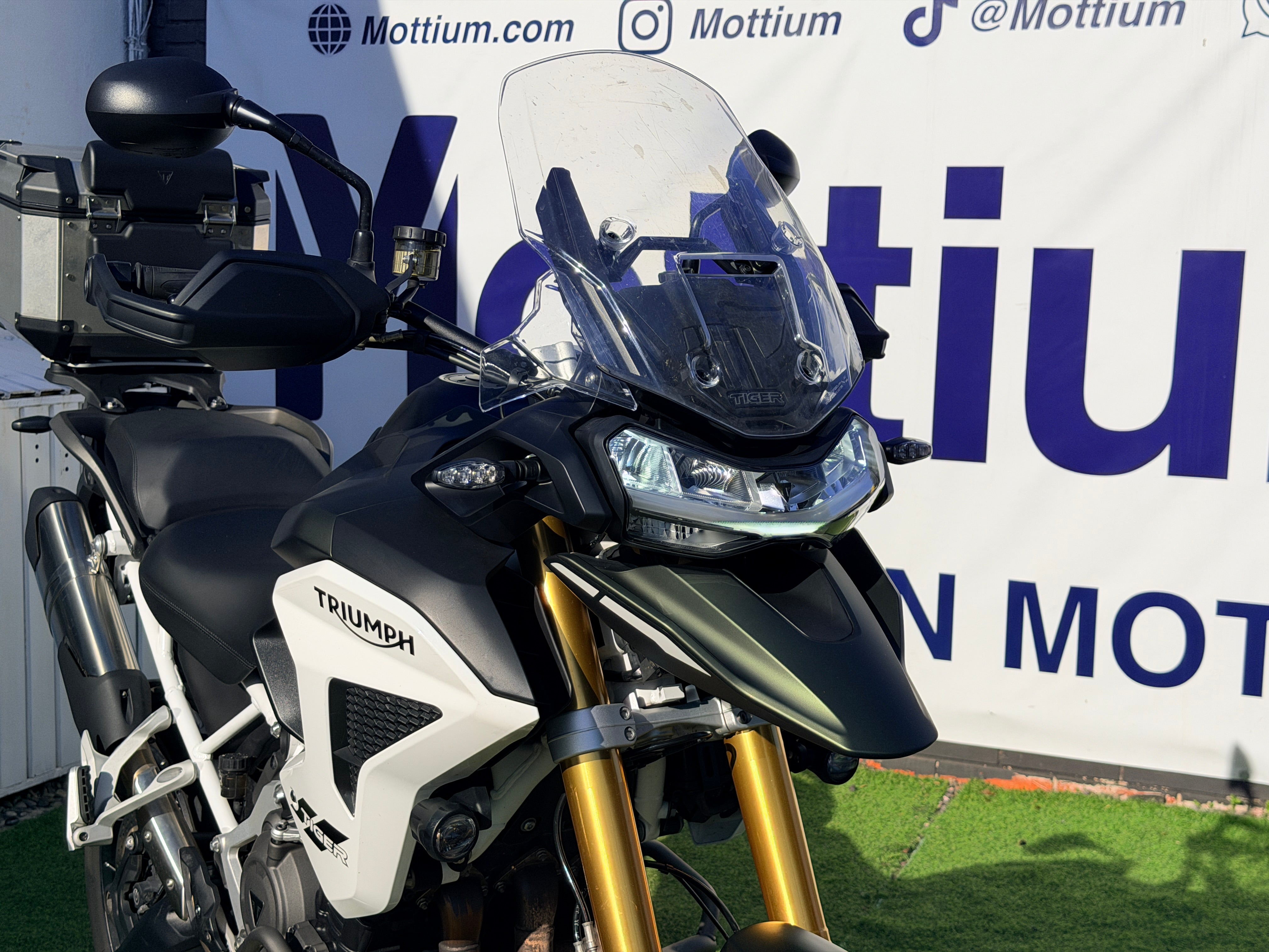 TRIUMPH TIGER 1200 RALLY PRO