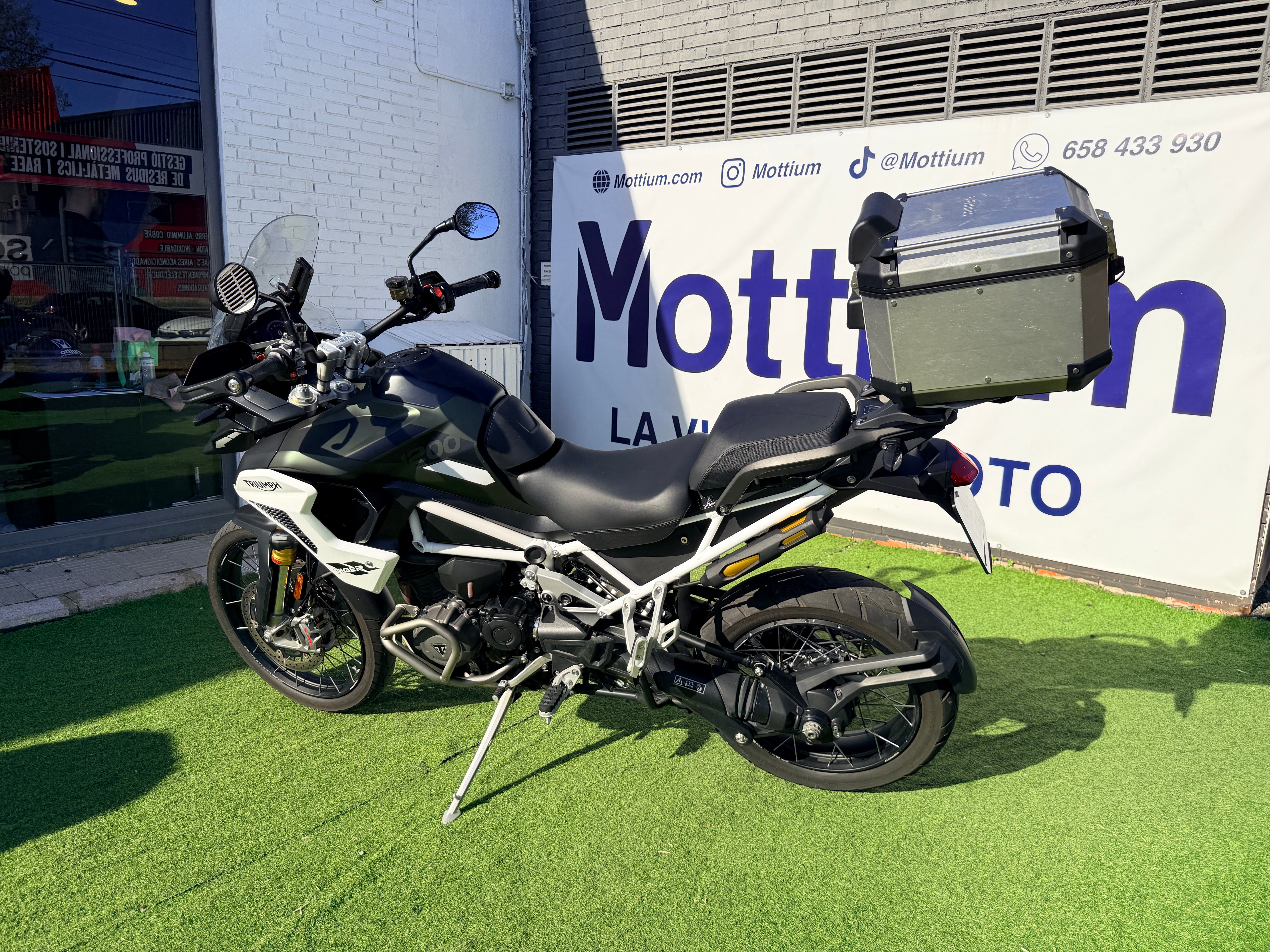 TRIUMPH TIGER 1200 RALLY PRO