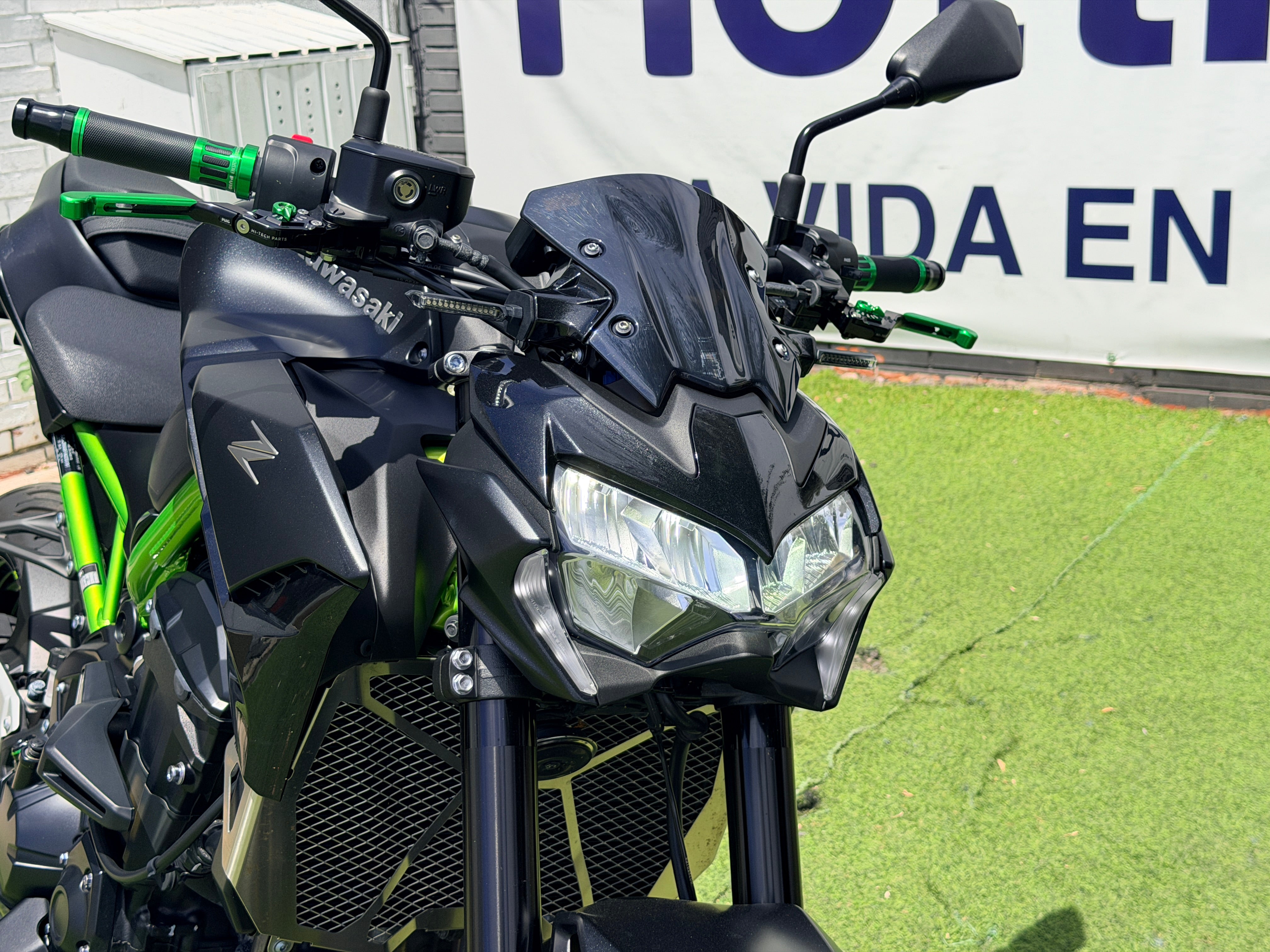 KAWASAKI Z900
