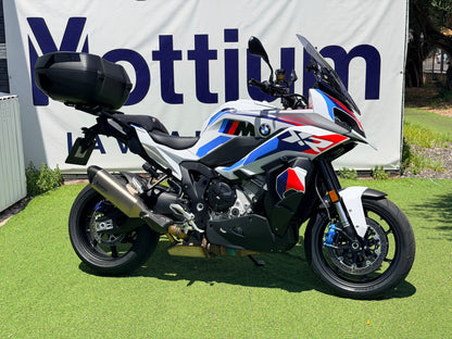 BMW M1000XR