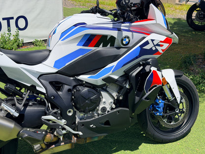 BMW M1000XR