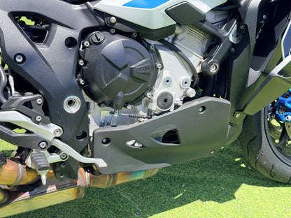 BMW M1000XR