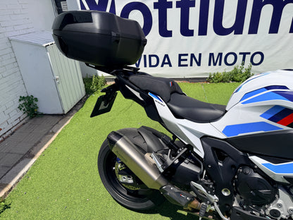BMW M1000XR