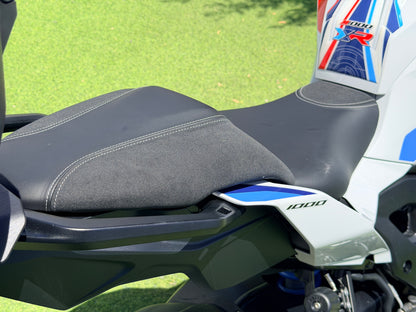 BMW M1000XR