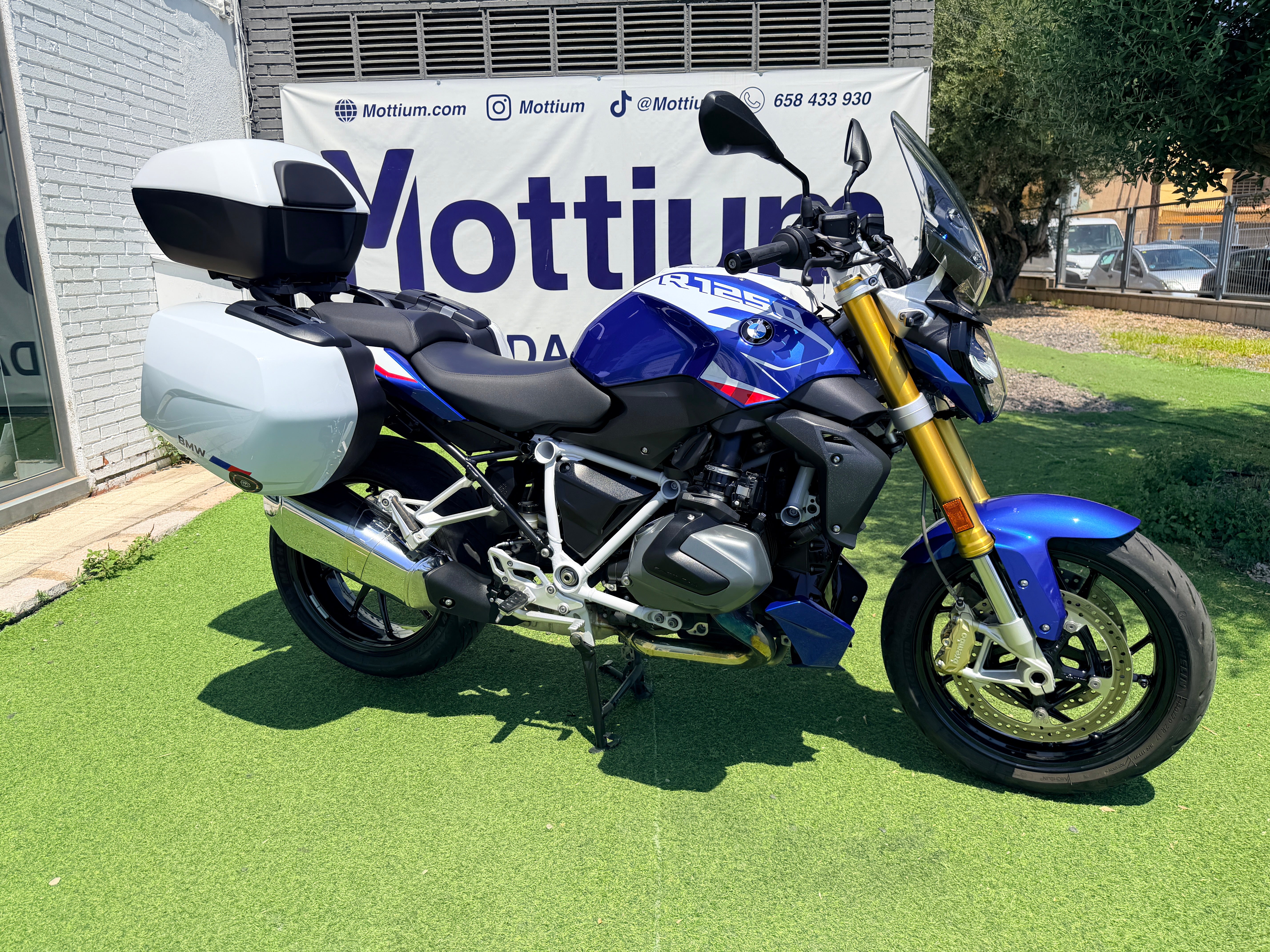 BMW R1250R