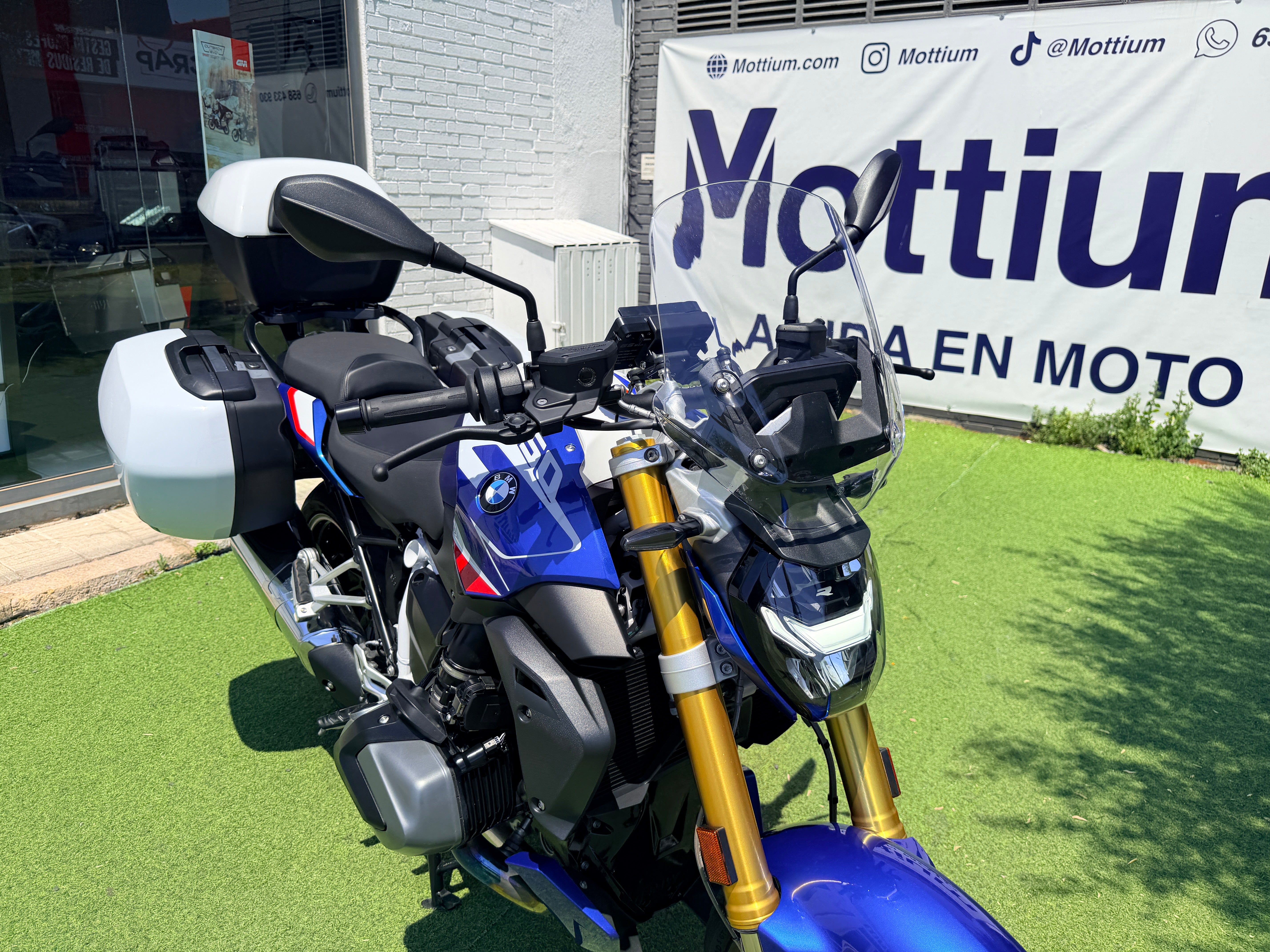 BMW R1250R