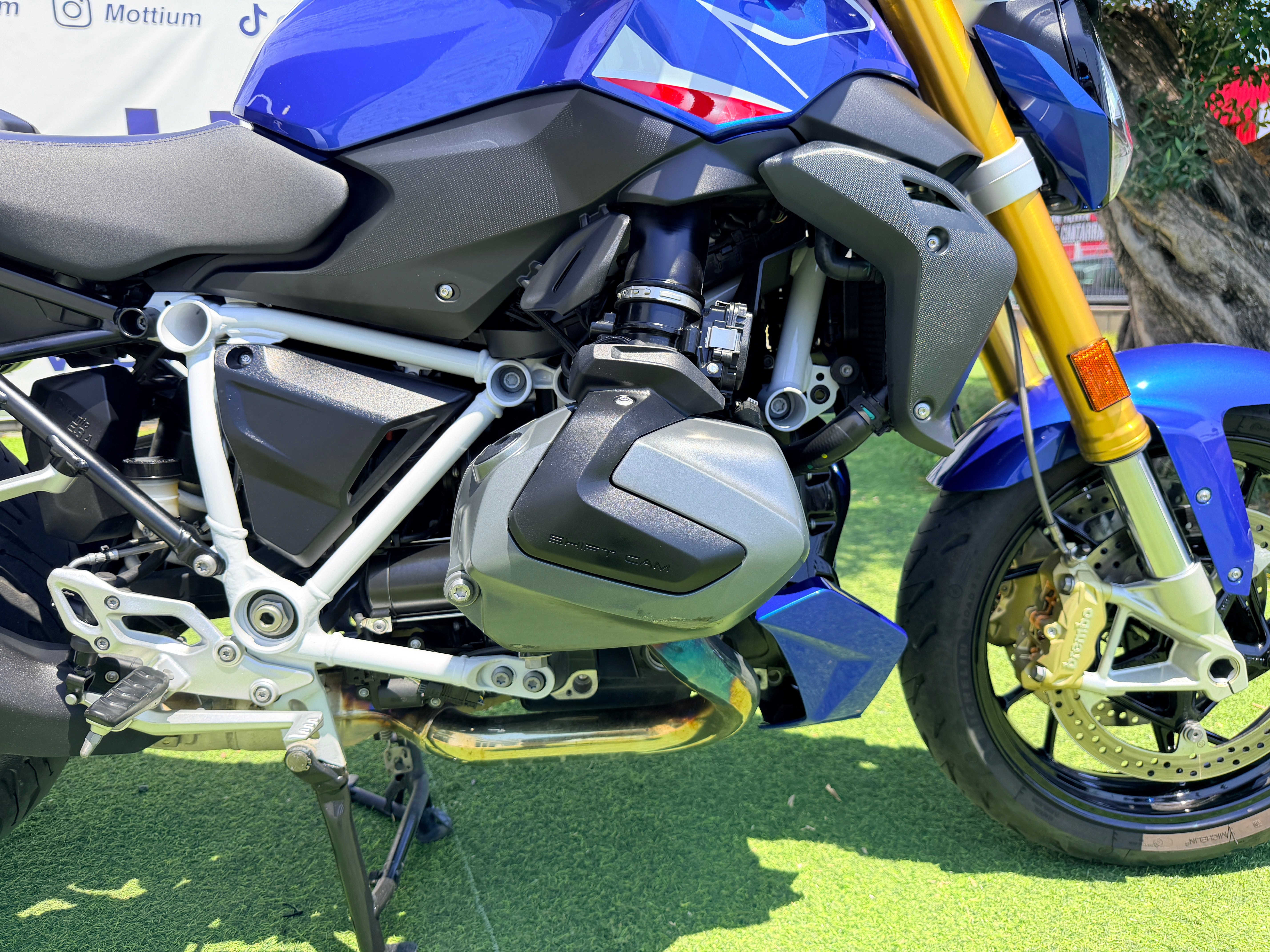 BMW R1250R