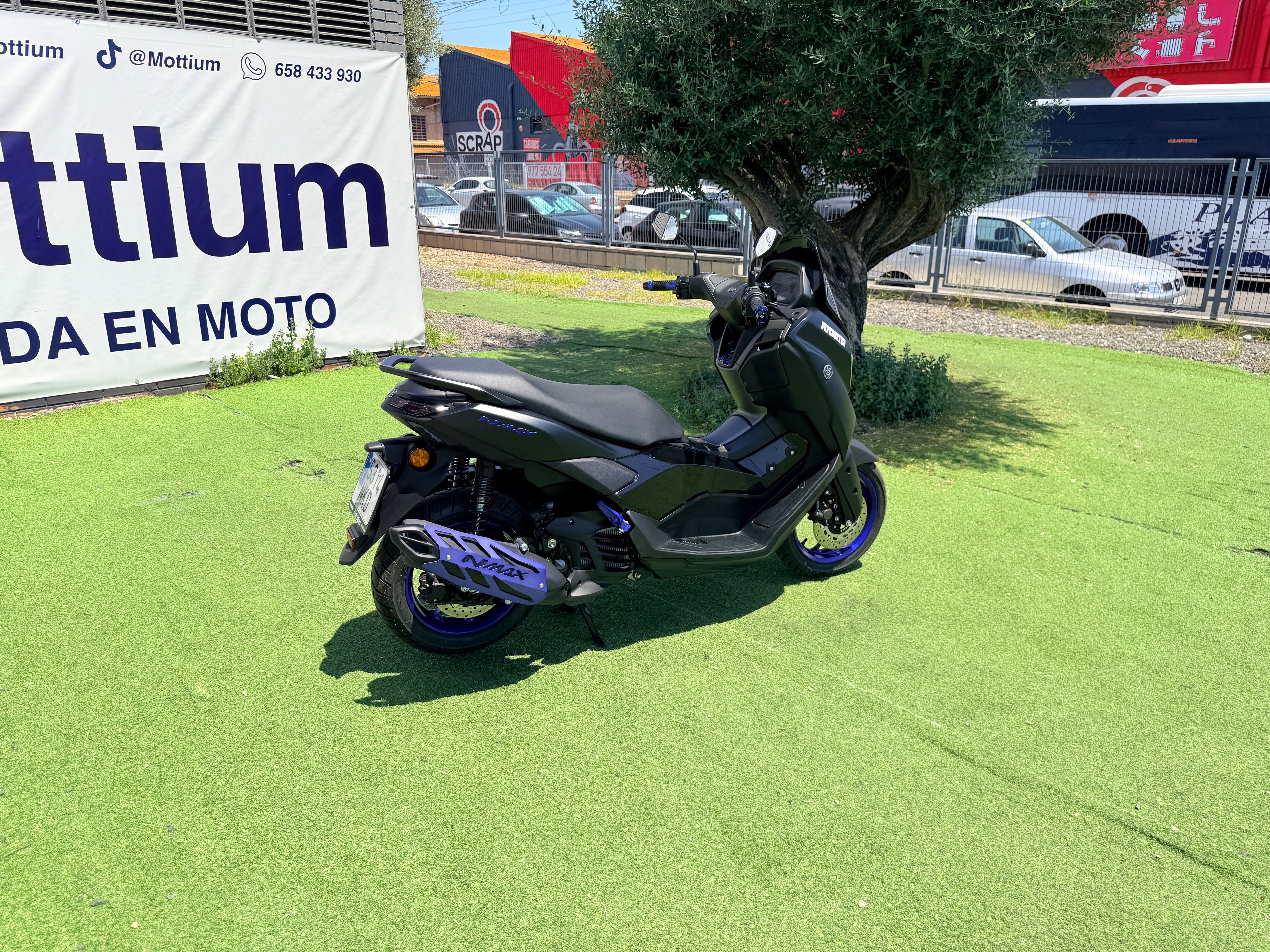 YAMAHA NMAX