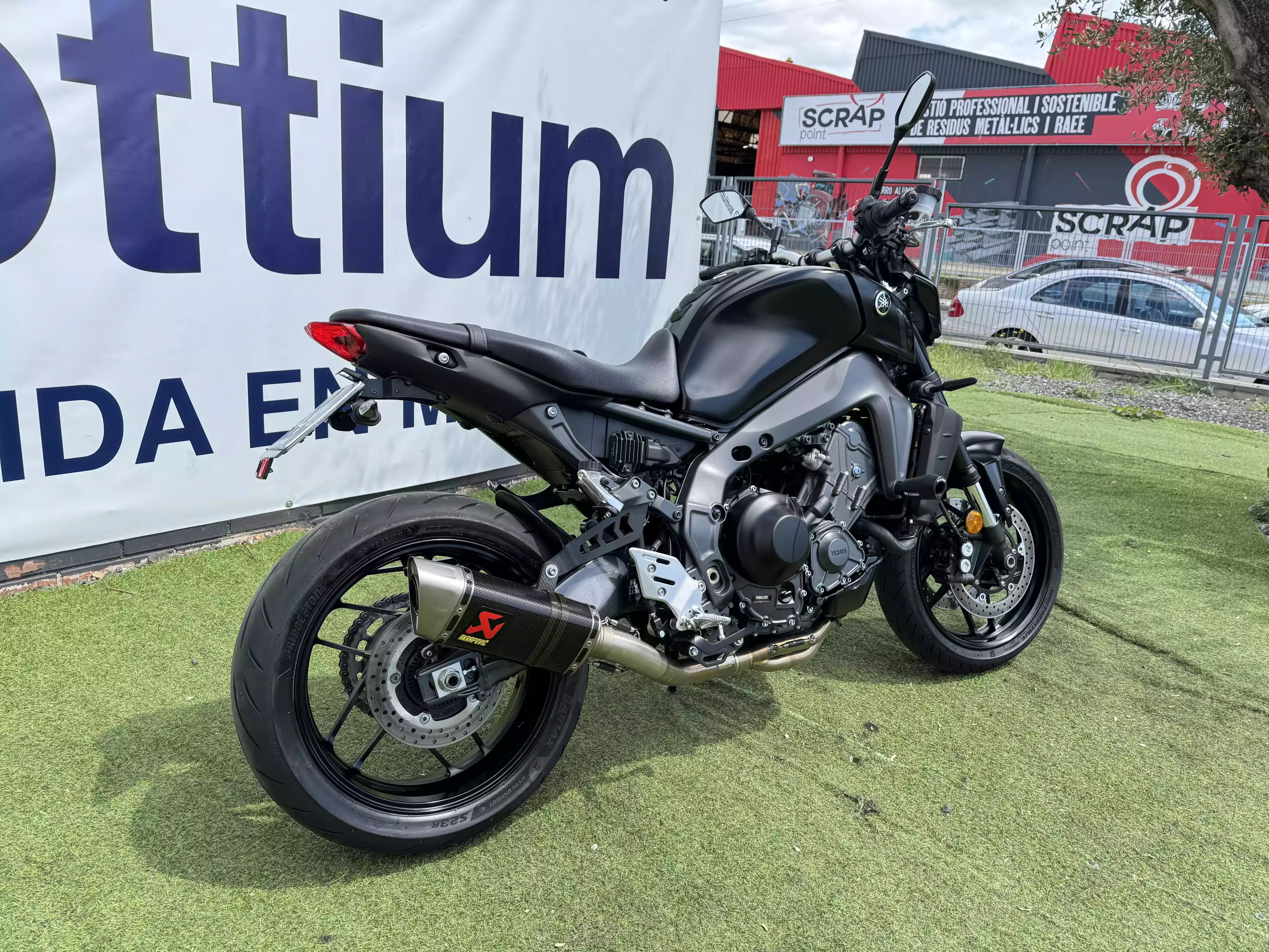 YAMAHA MT 09