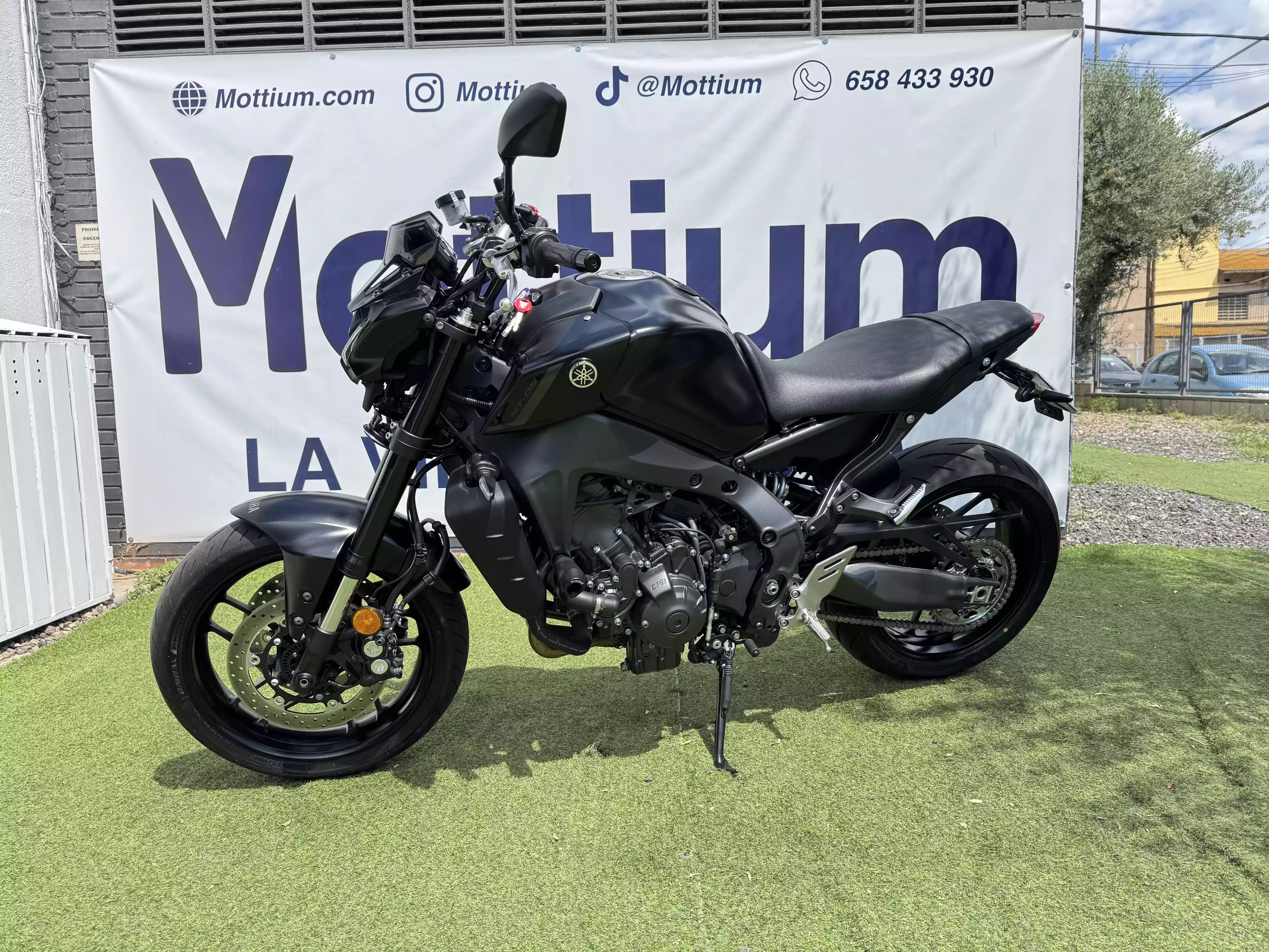 YAMAHA MT 09