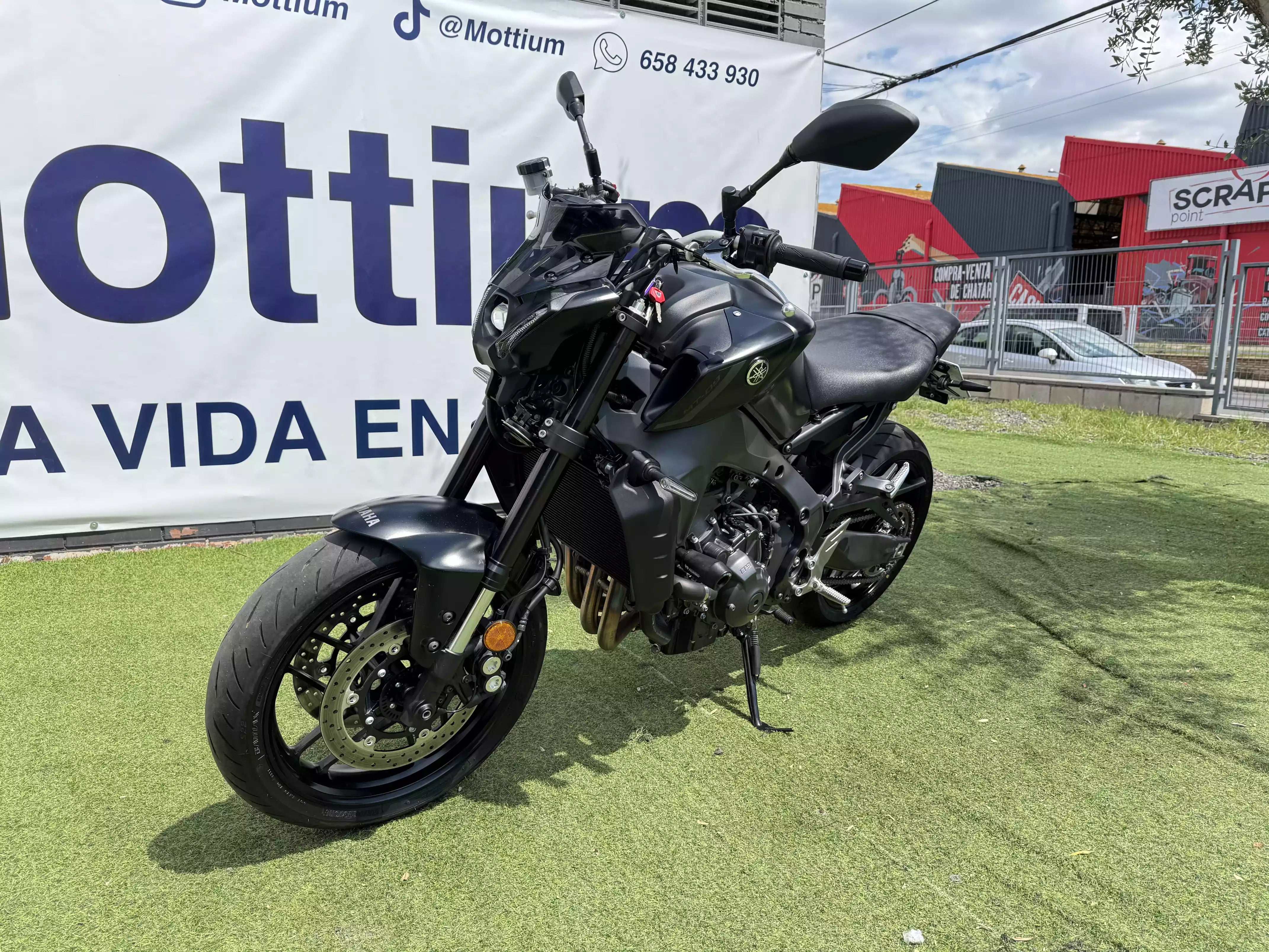 YAMAHA MT 09