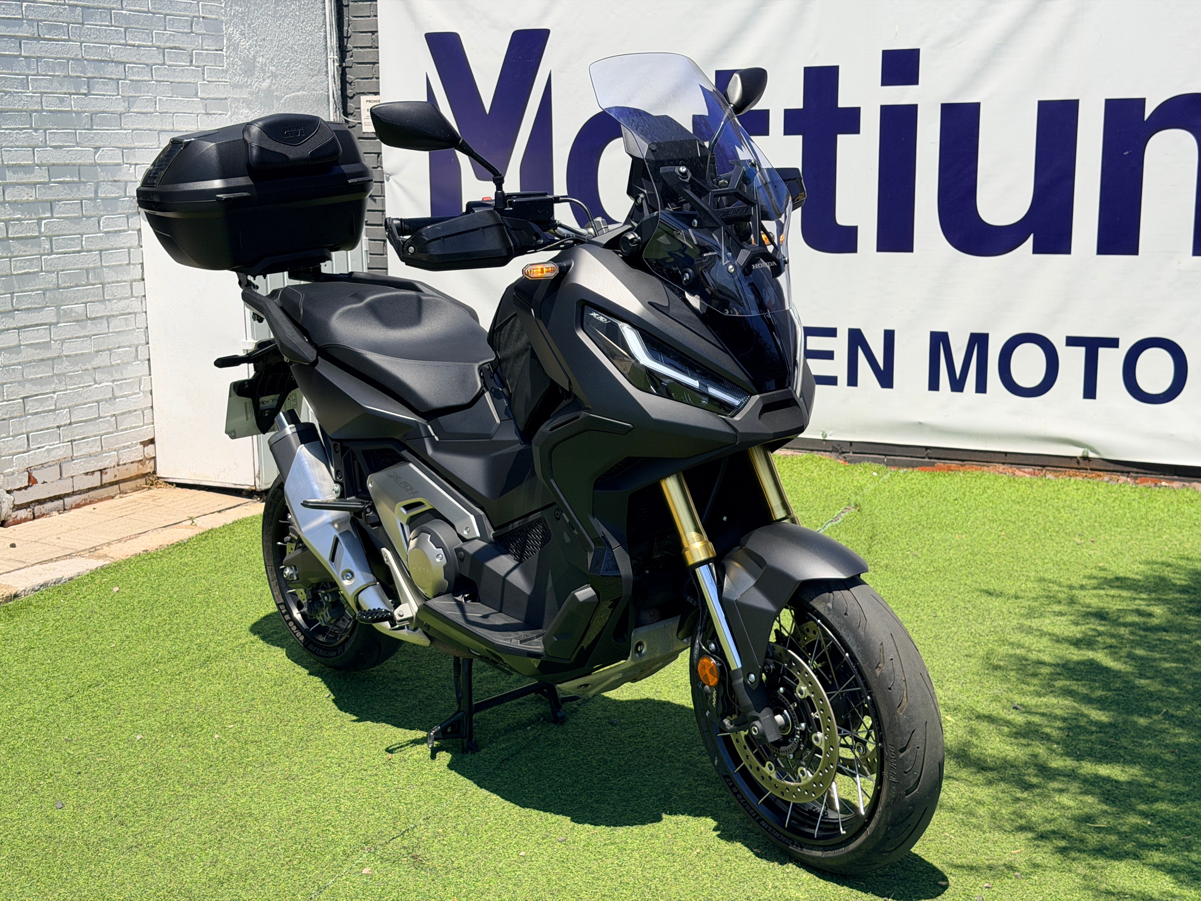 HONDA X-ADV 750