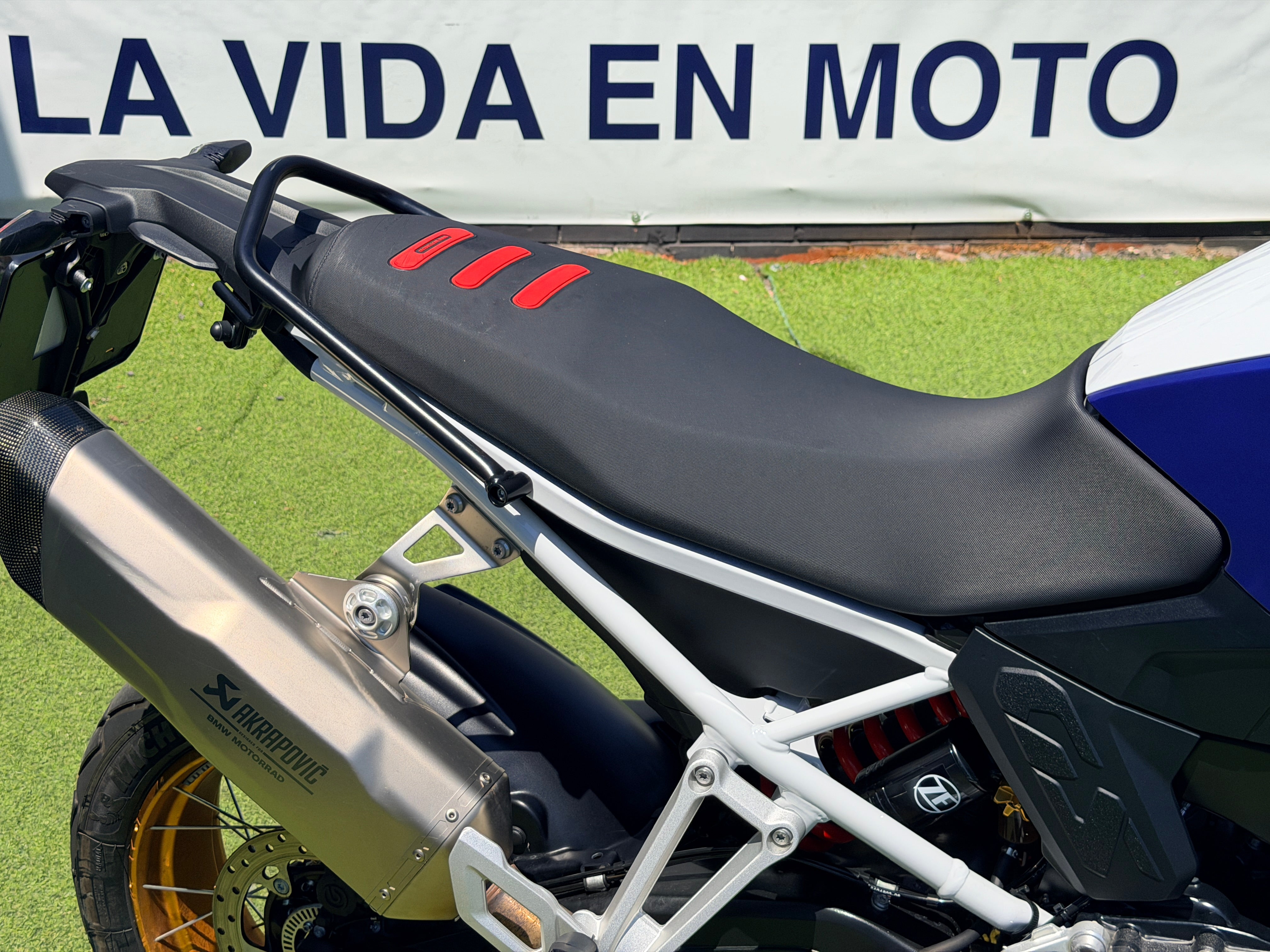 BMW F 900 GS