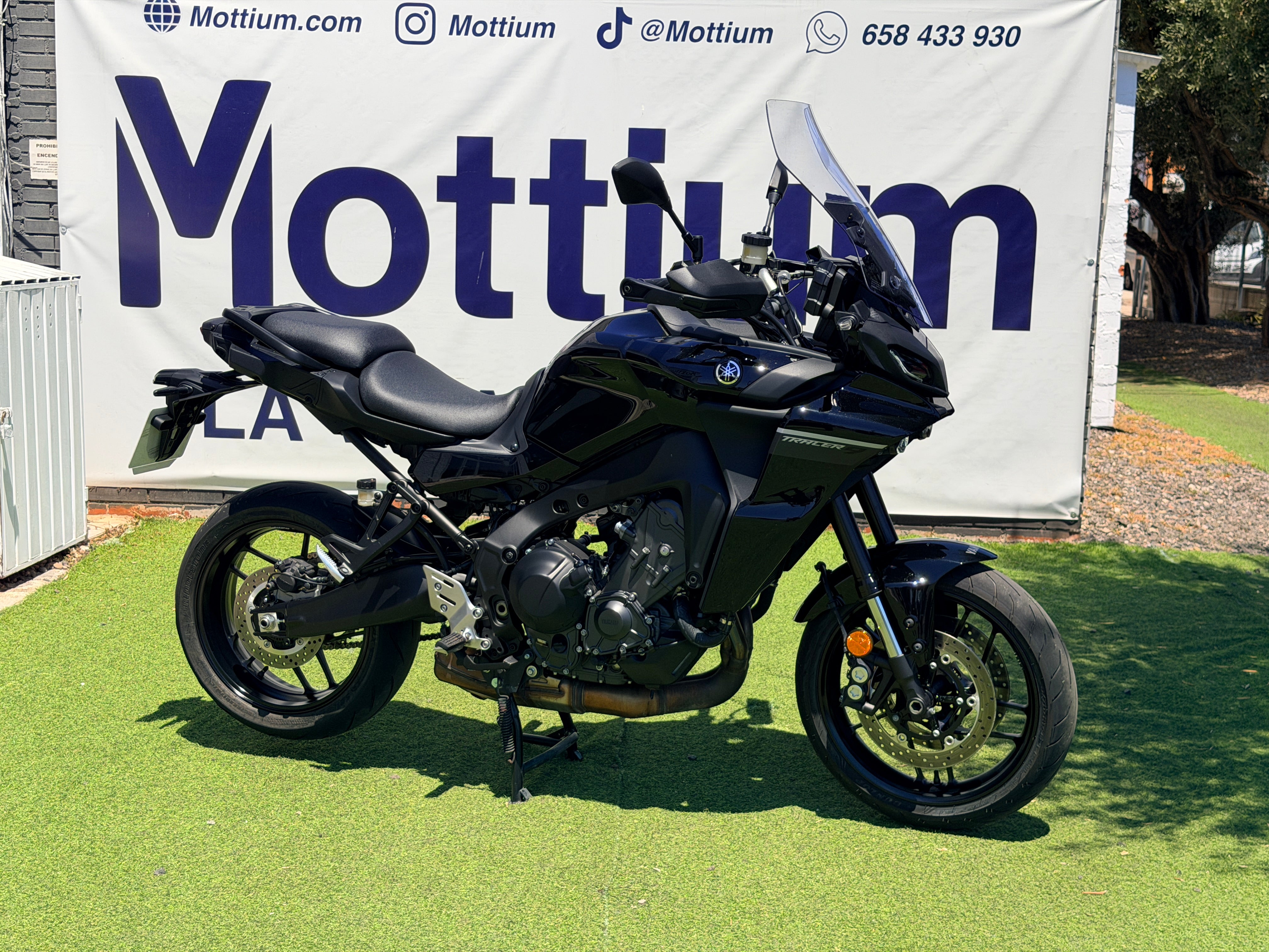YAMAHA TRACER 9