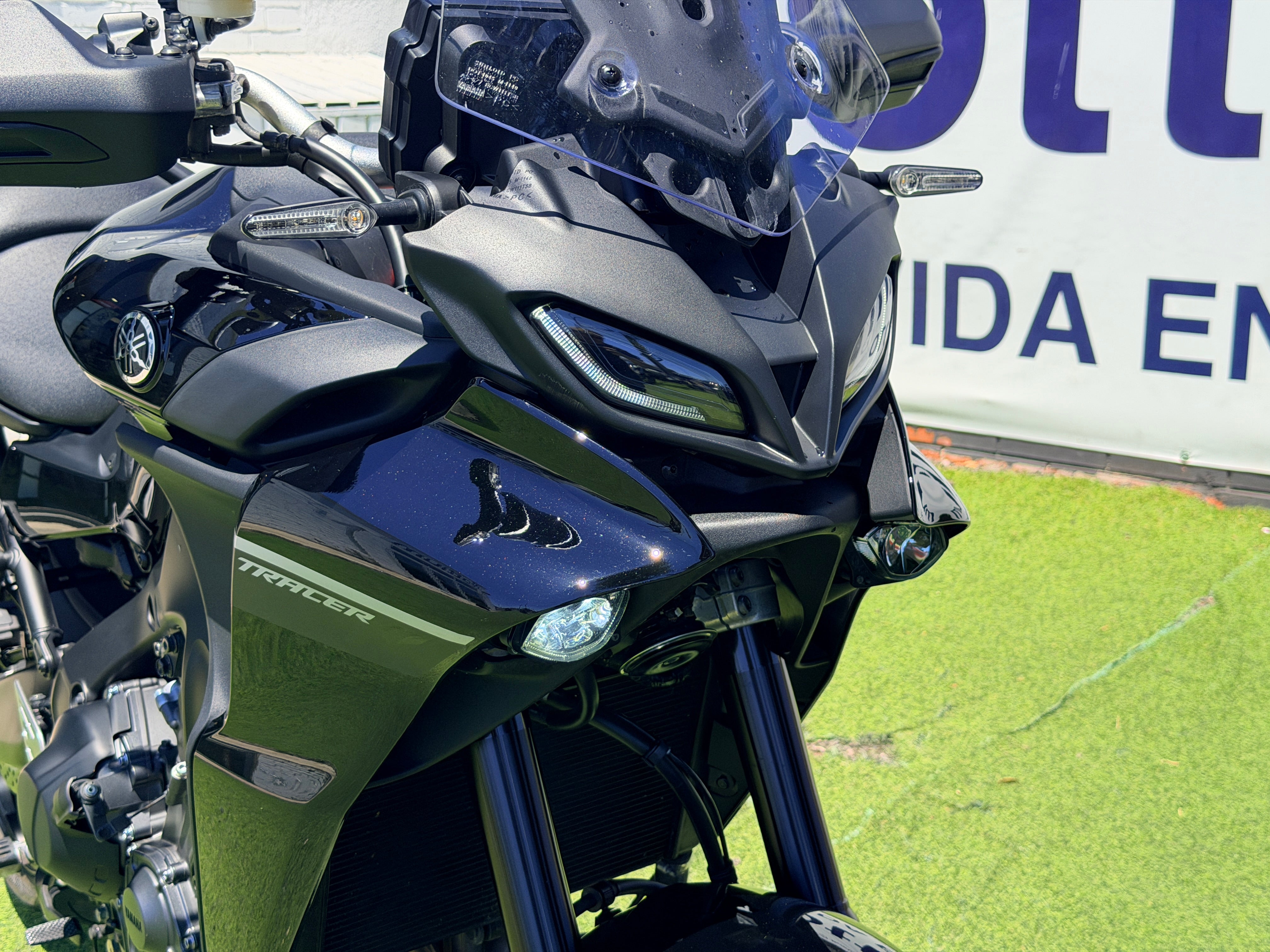 YAMAHA TRACER 9